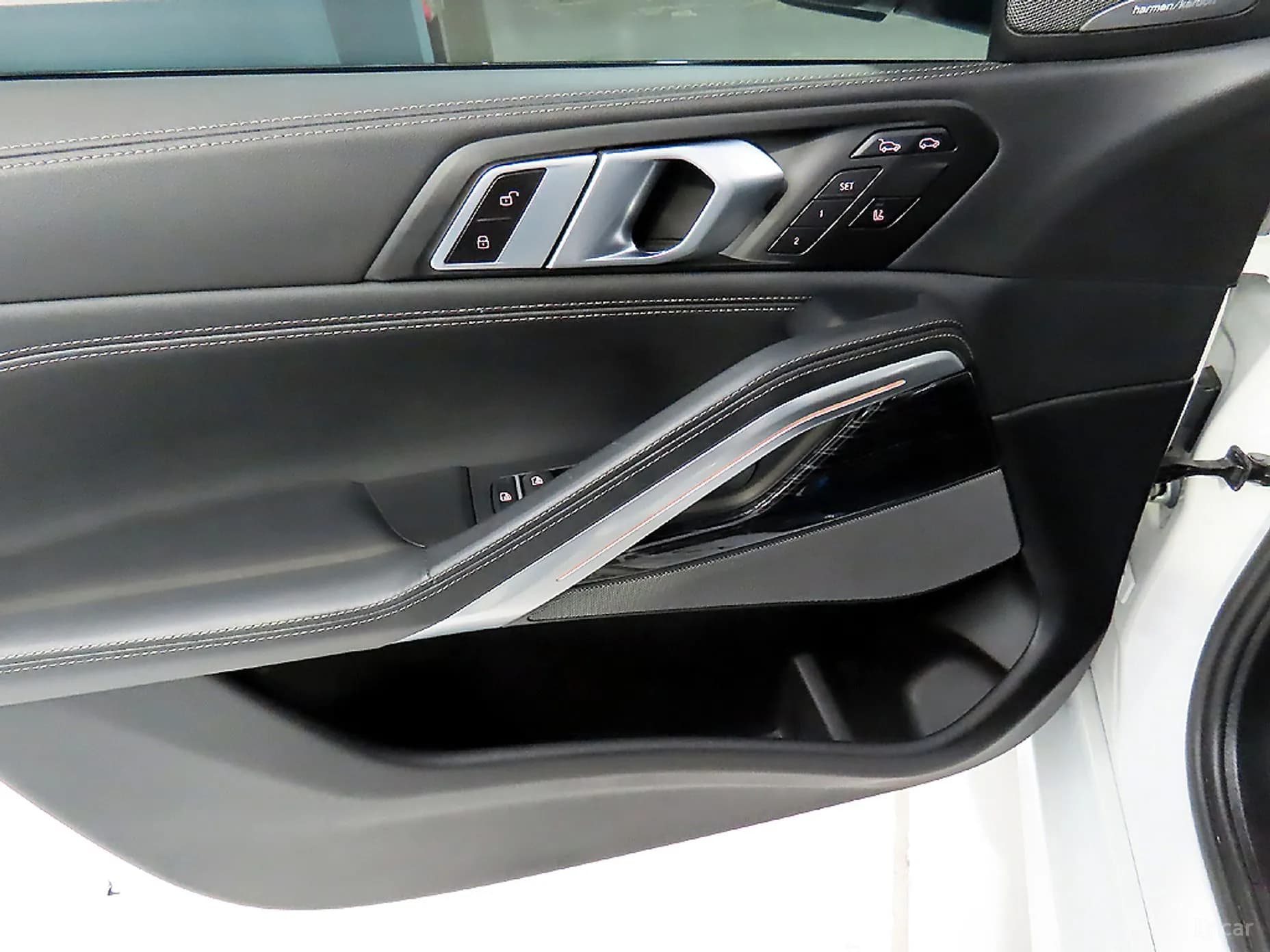 X6 (G06)