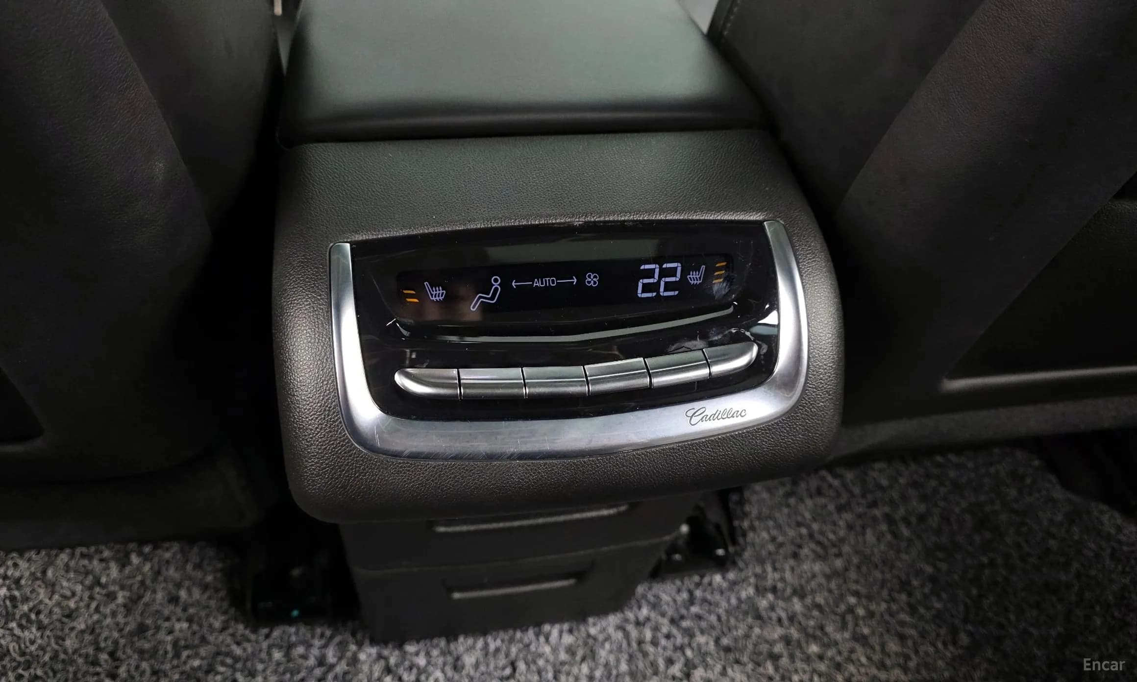 XT6