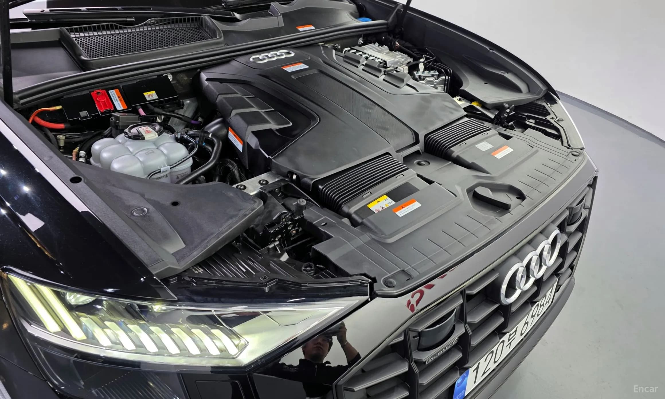 Q8 (4M)