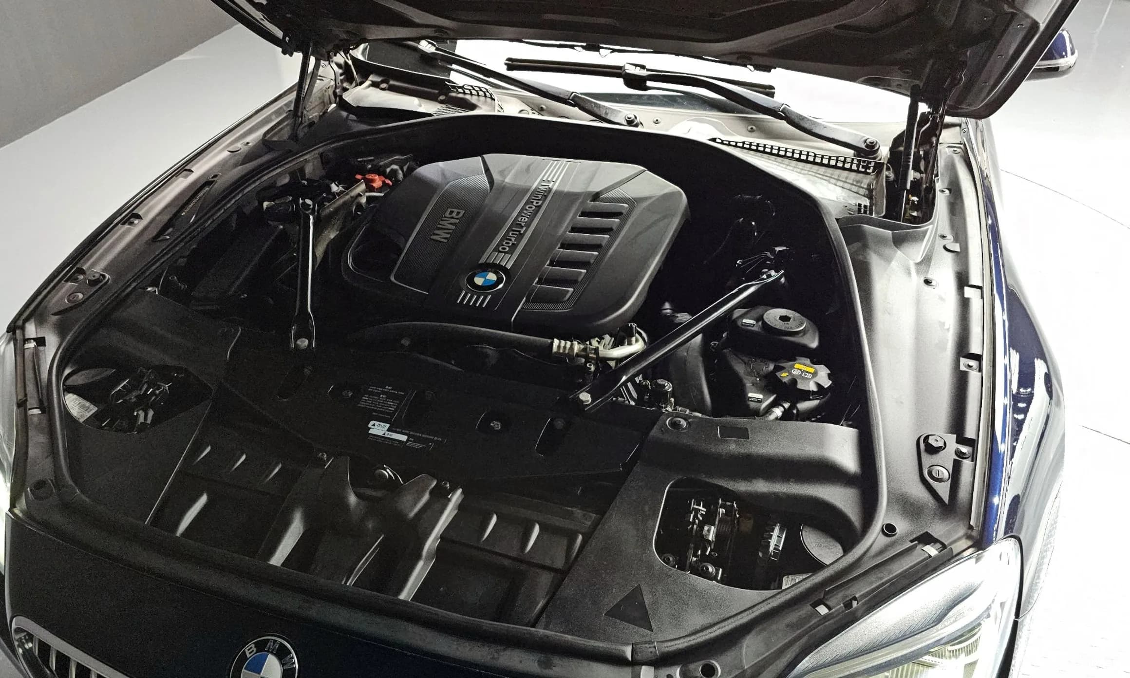 6 Series (F12)