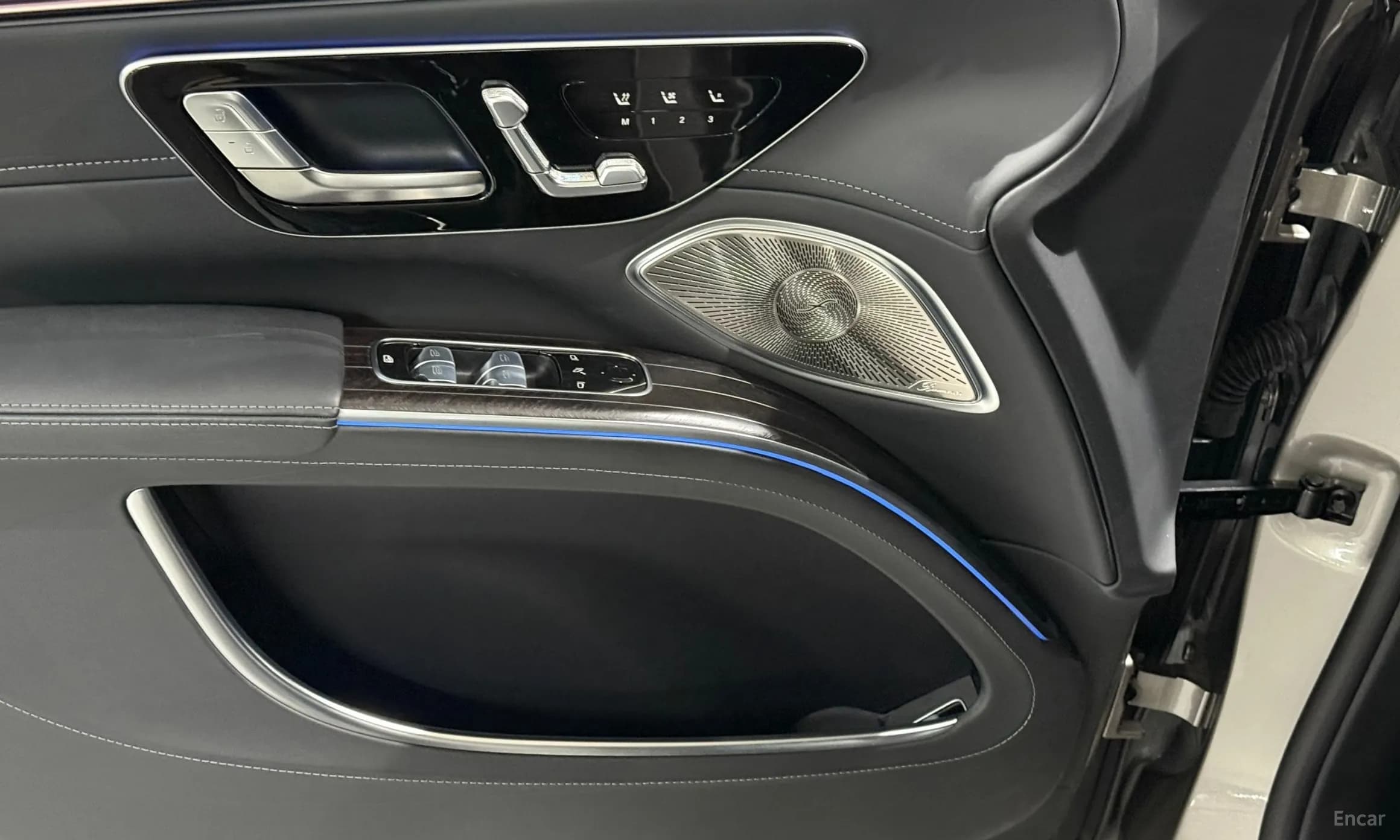 EQS SUV X296