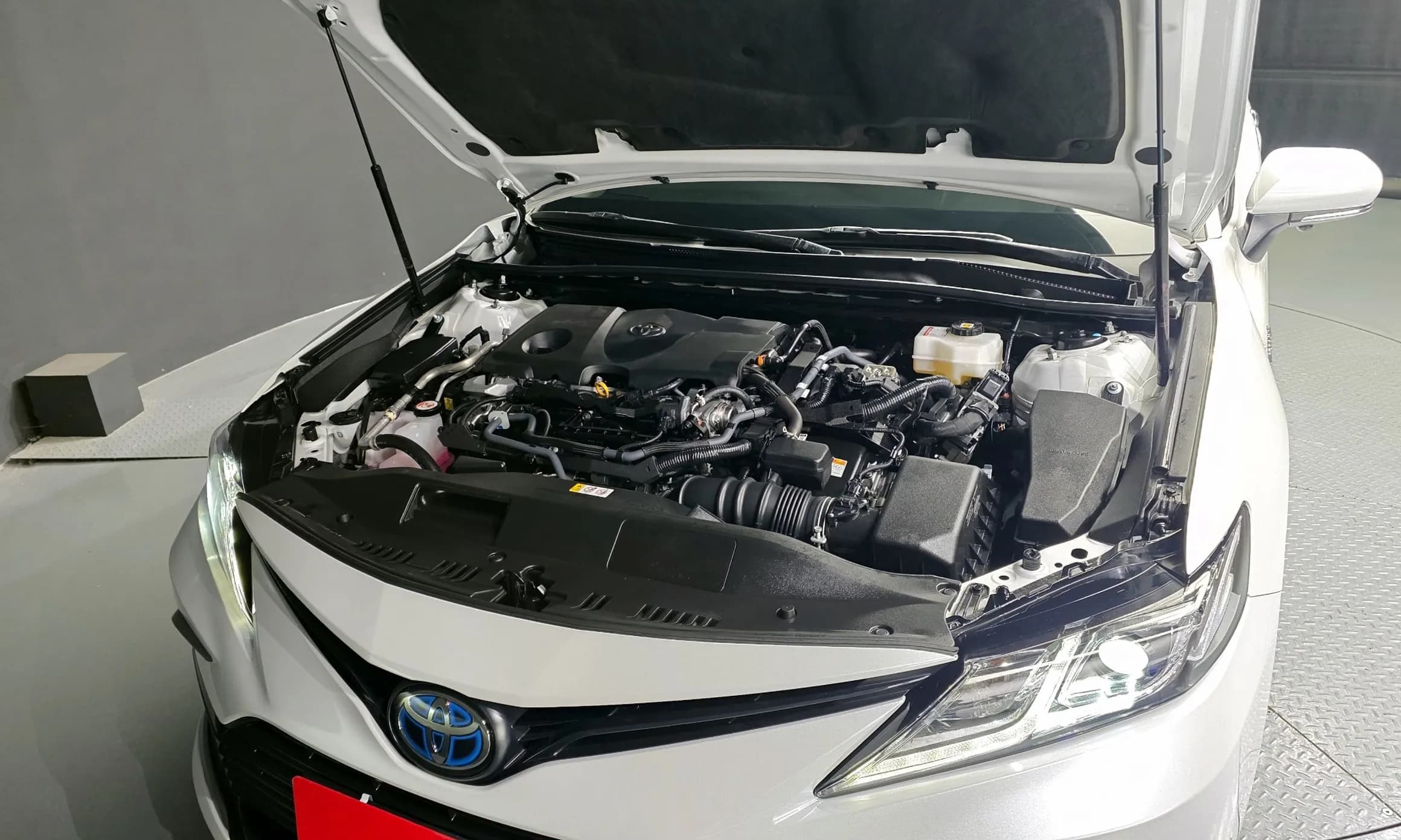 Camry (XV70)