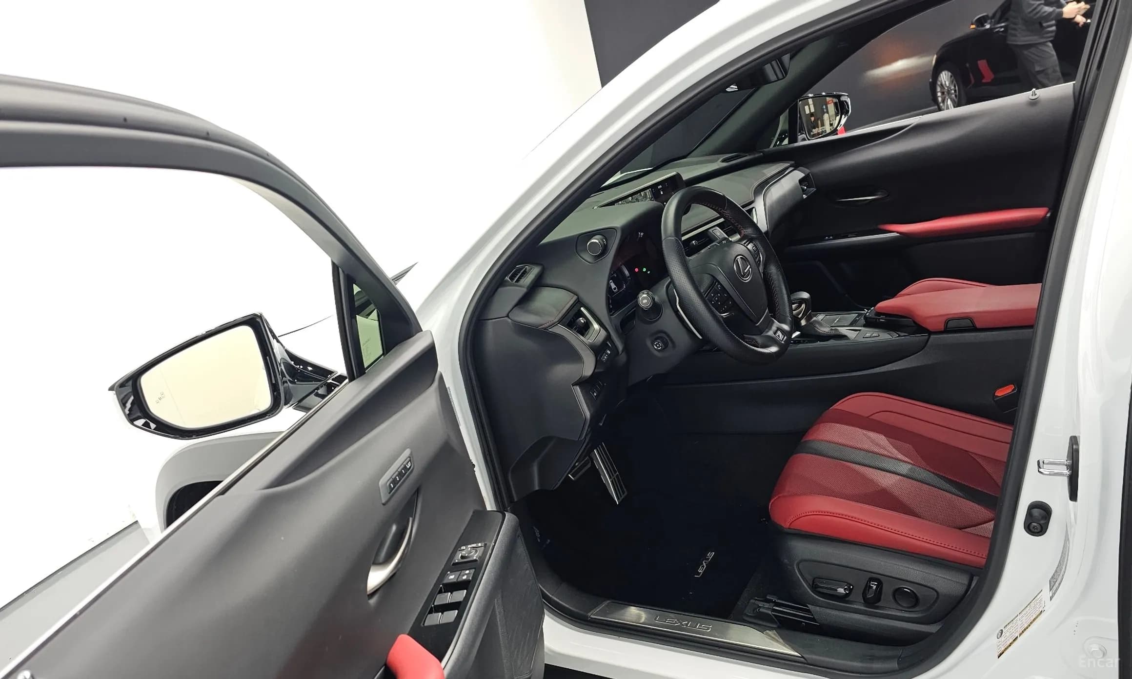 UX250h