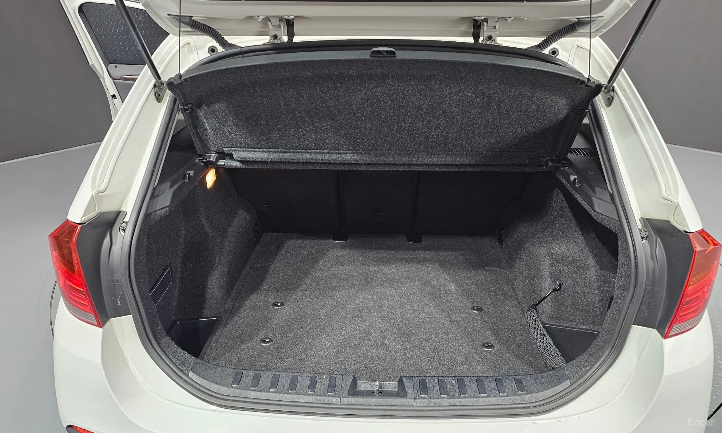 X1 (E84)