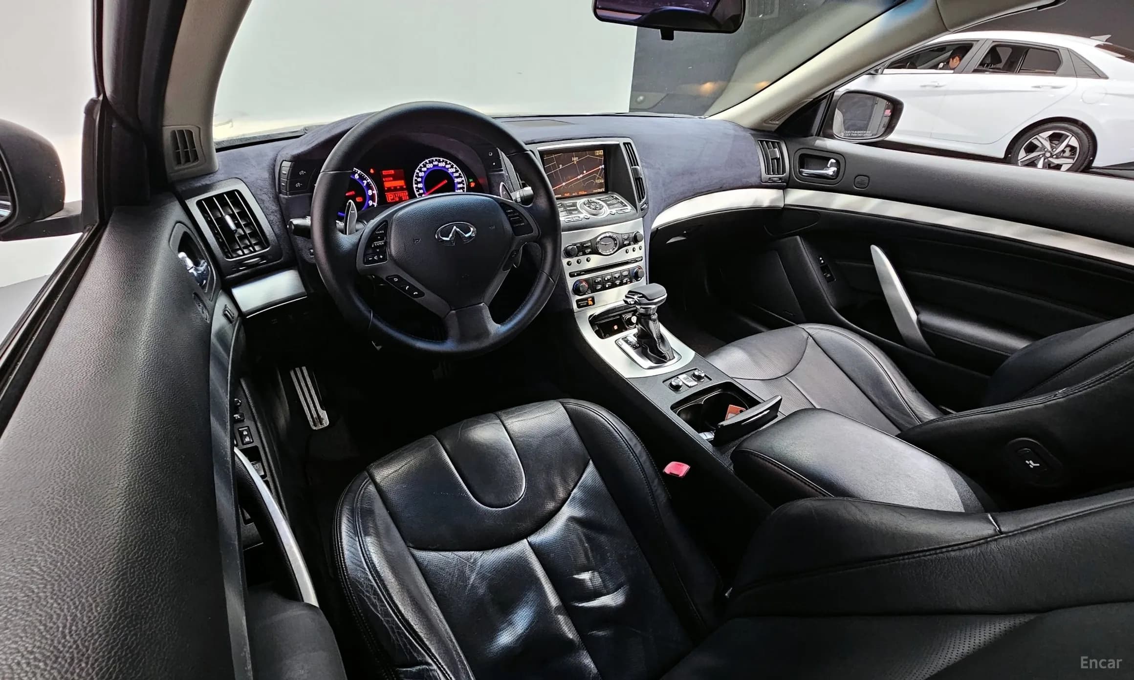 G37