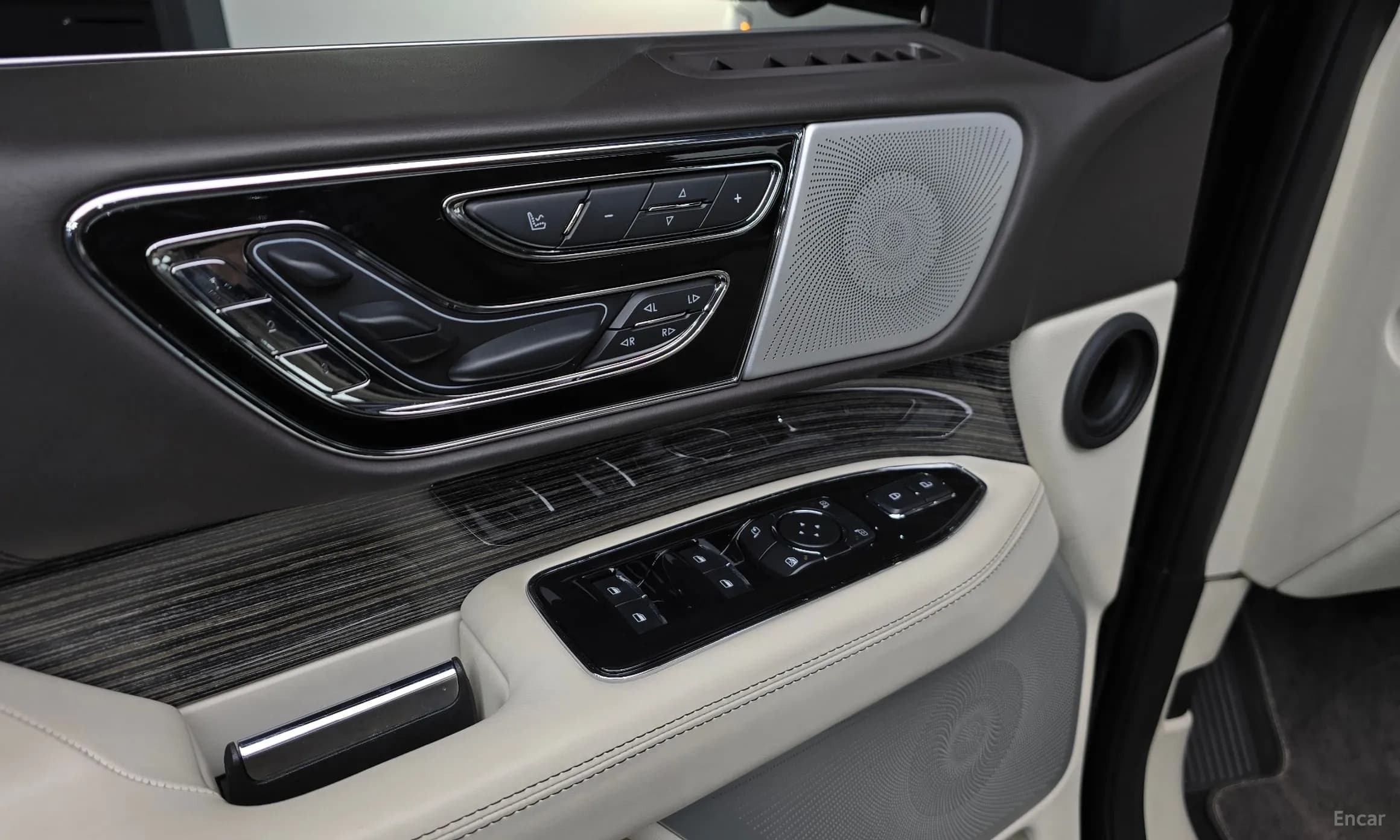 Navigator 4th generation