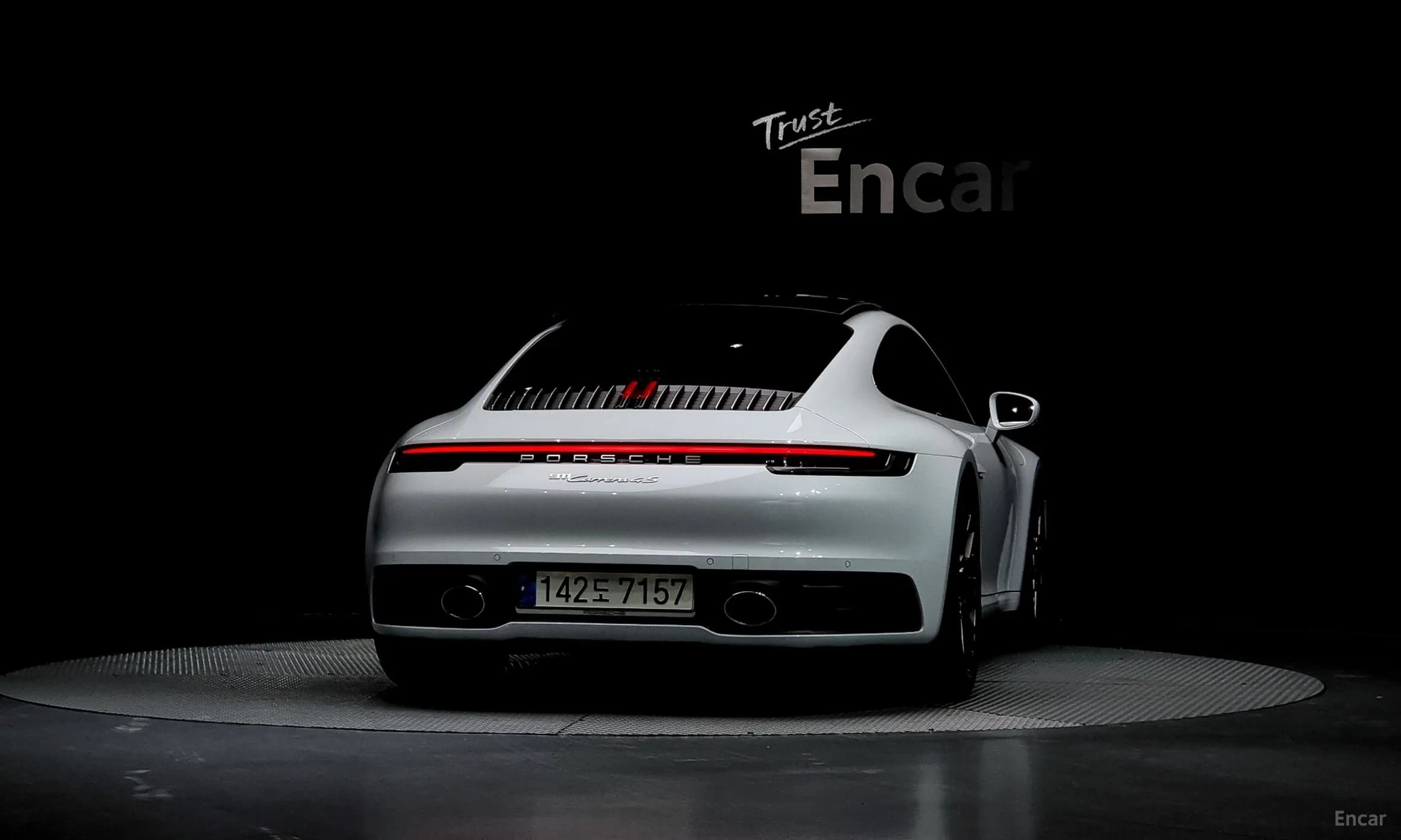 911 (992)