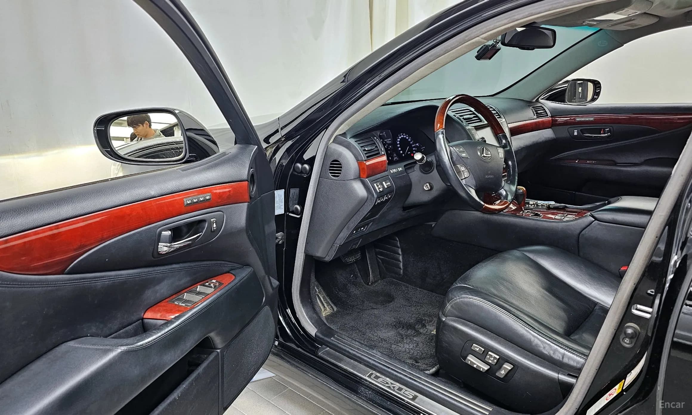 LS460L