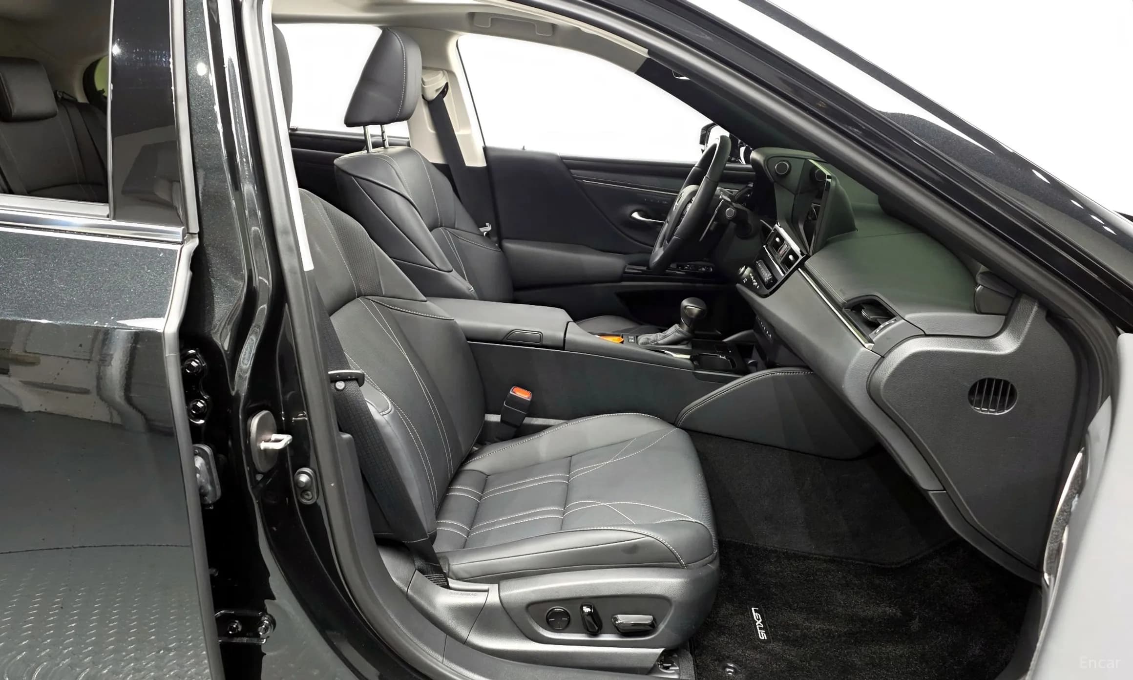 ES300h 7th Generation