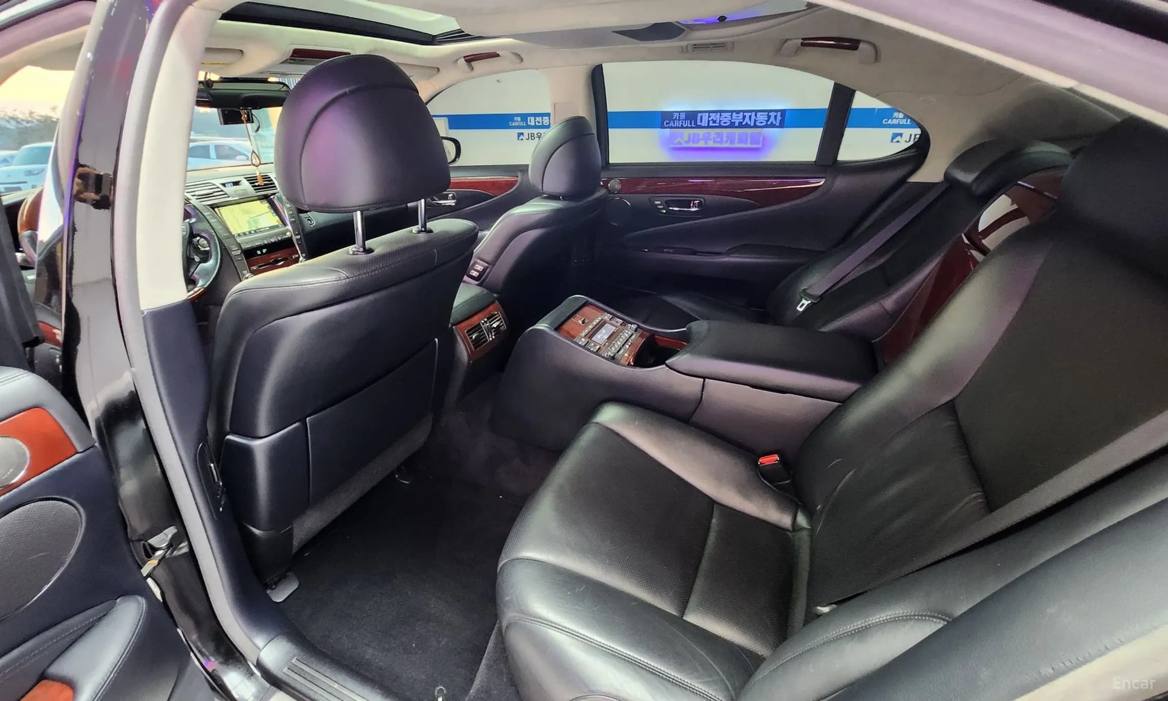 LS600hL