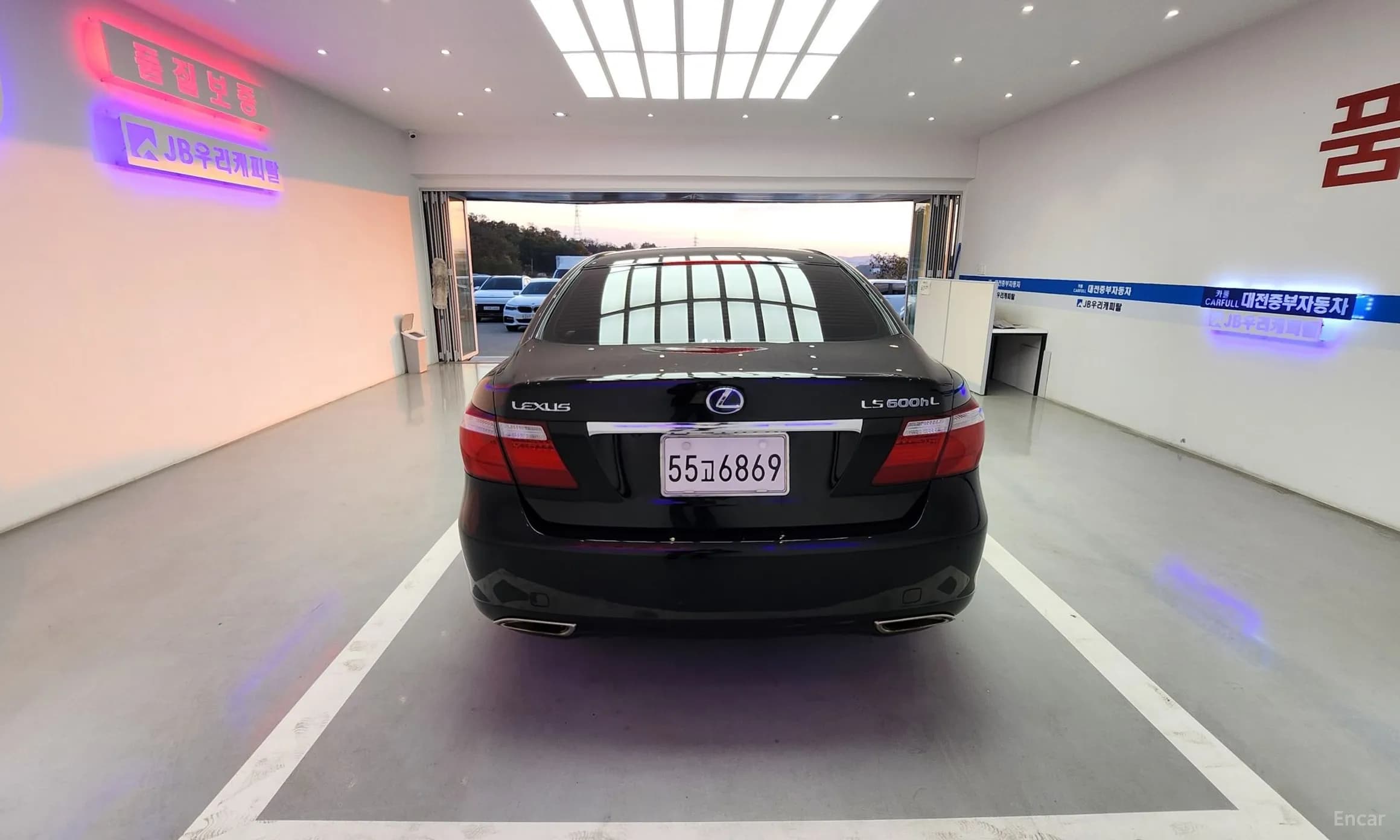 LS600hL