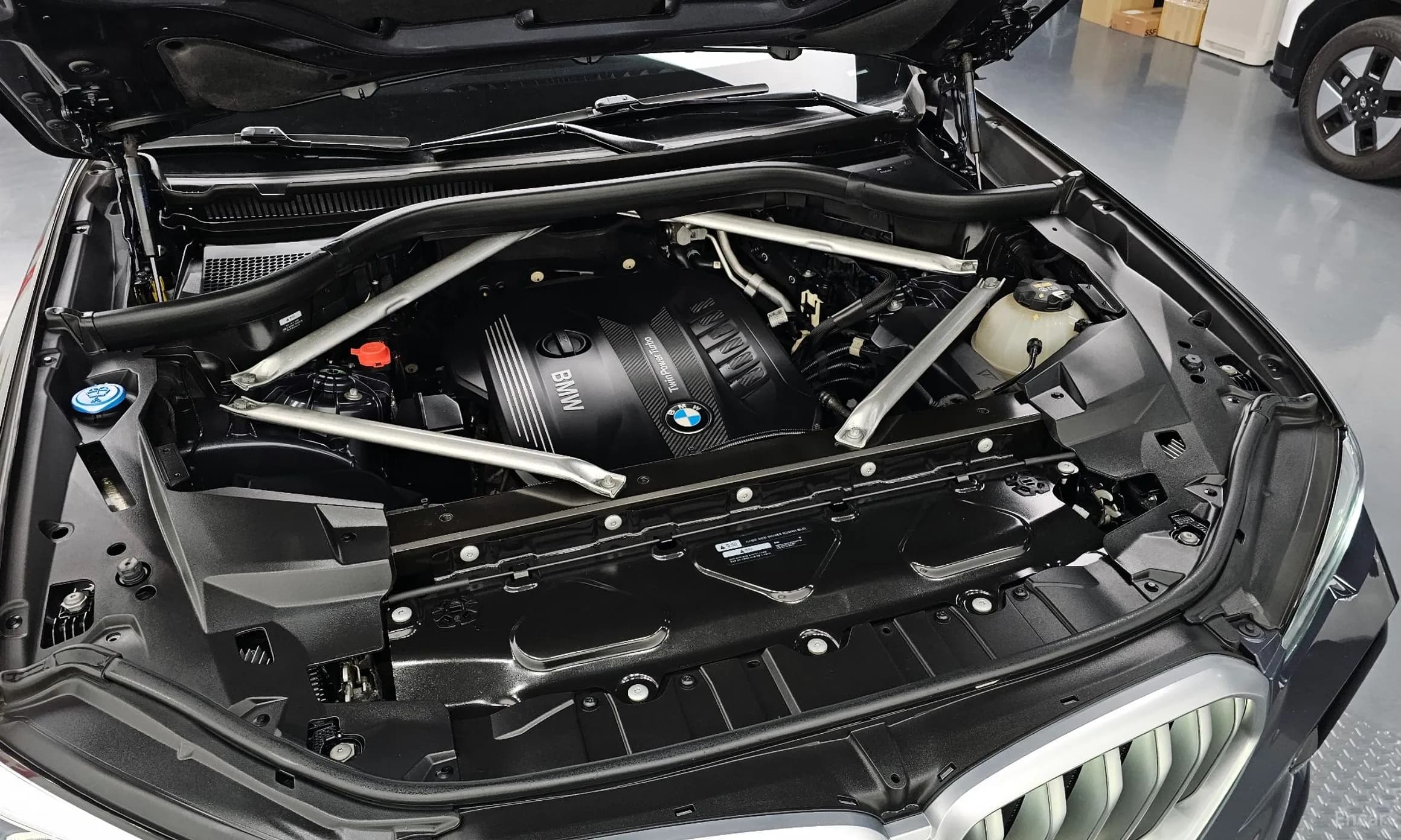 X6 (G06)