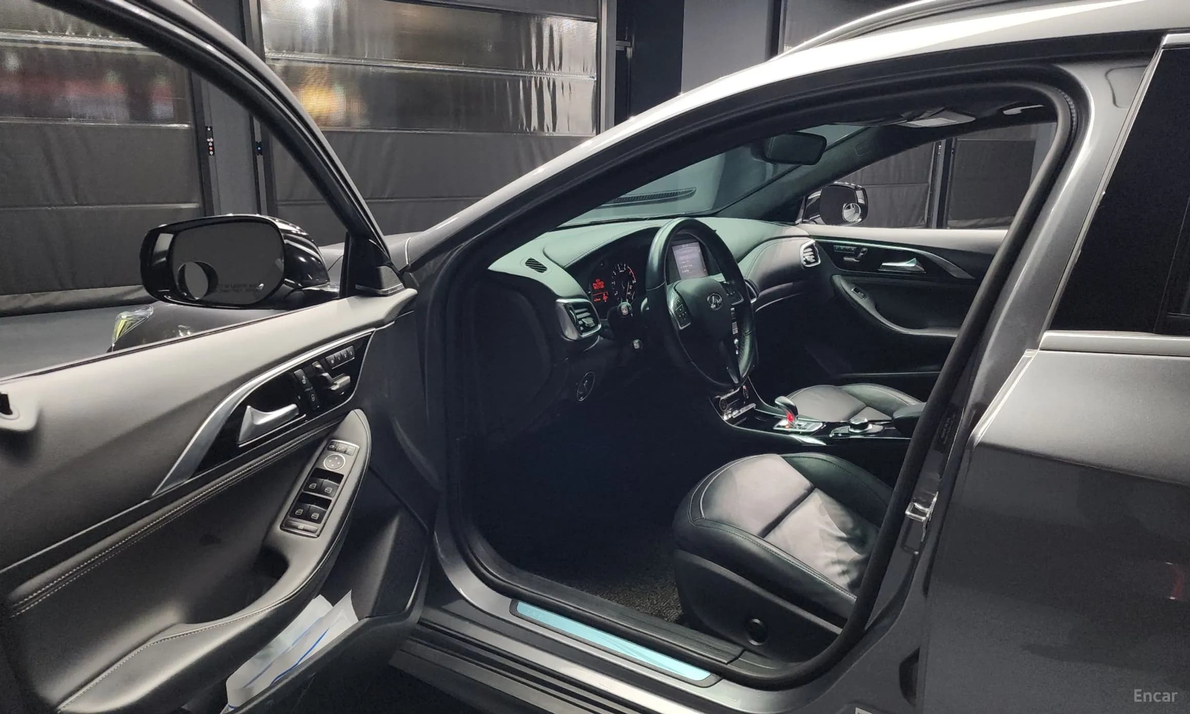 QX30