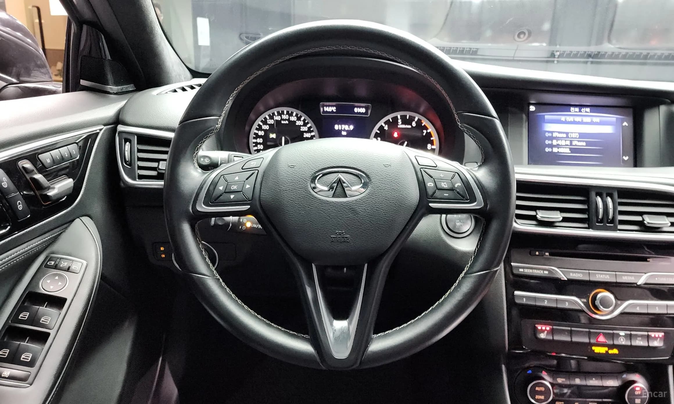 QX30