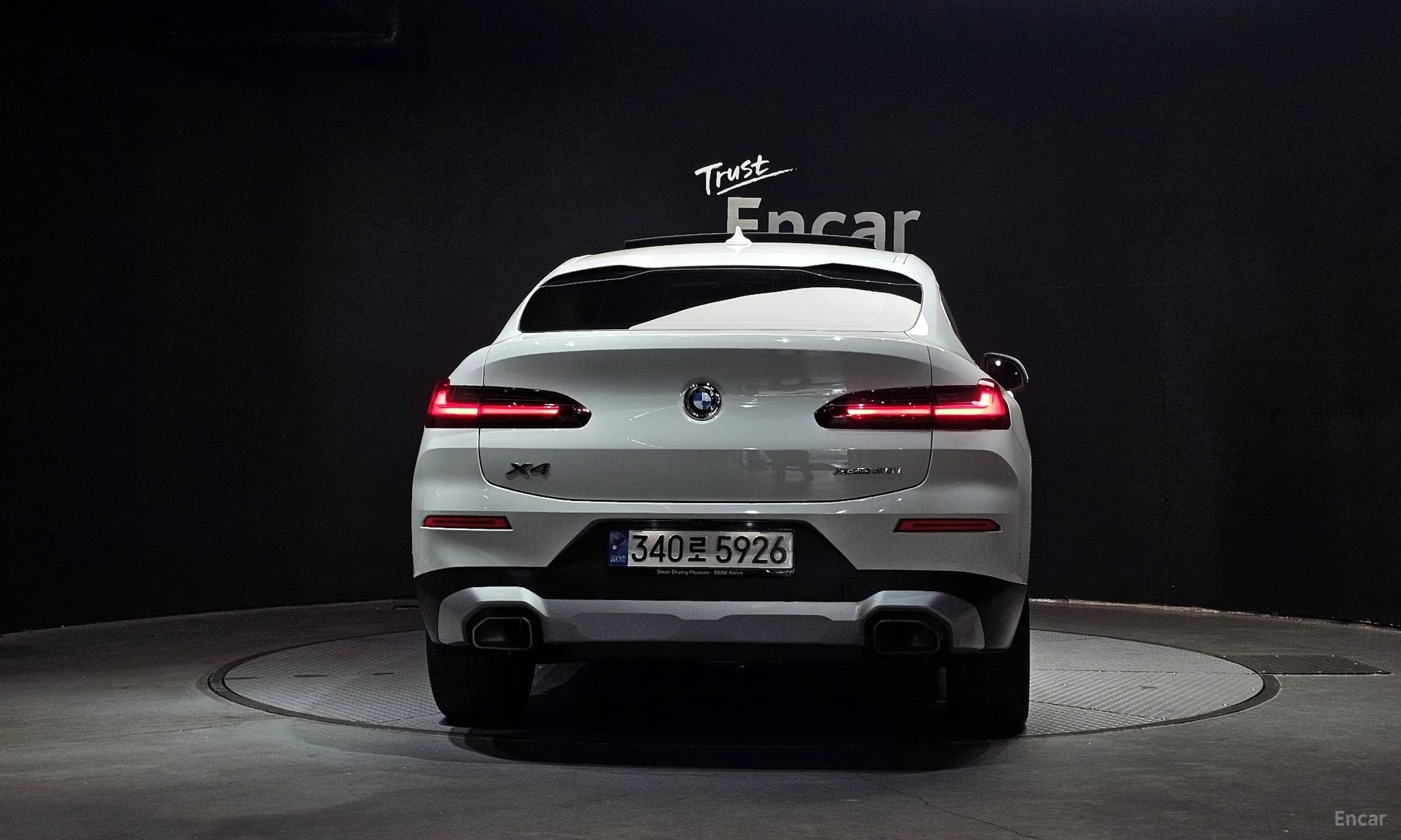 X4 (G02)