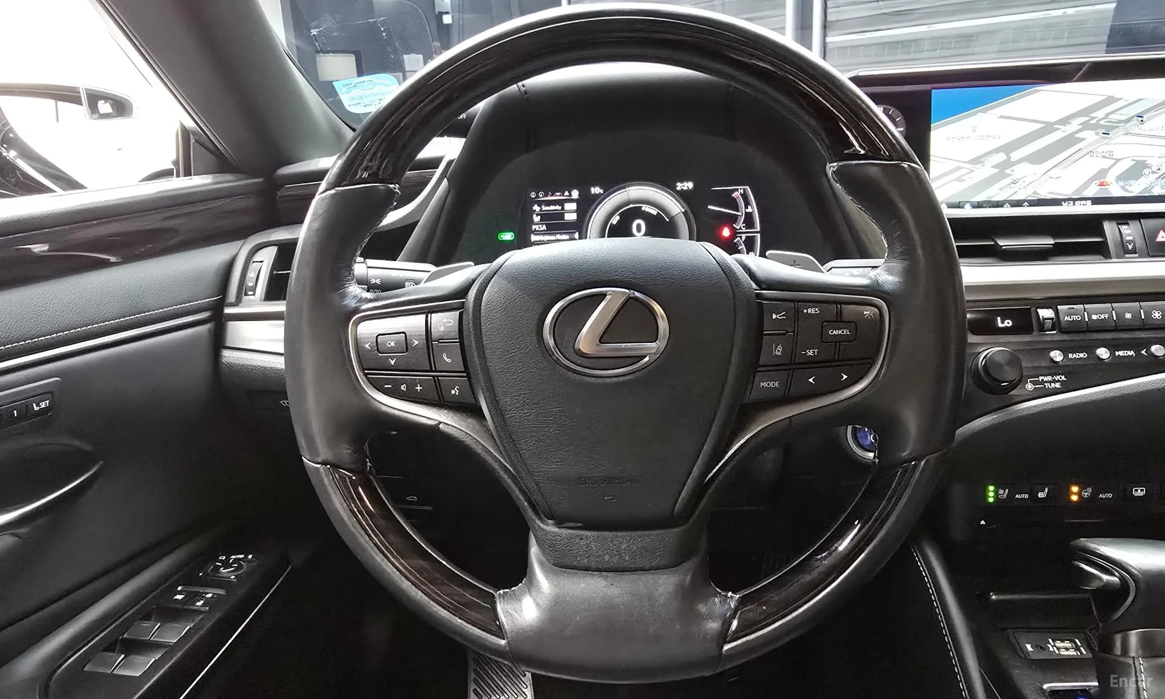 ES300h 7th Generation