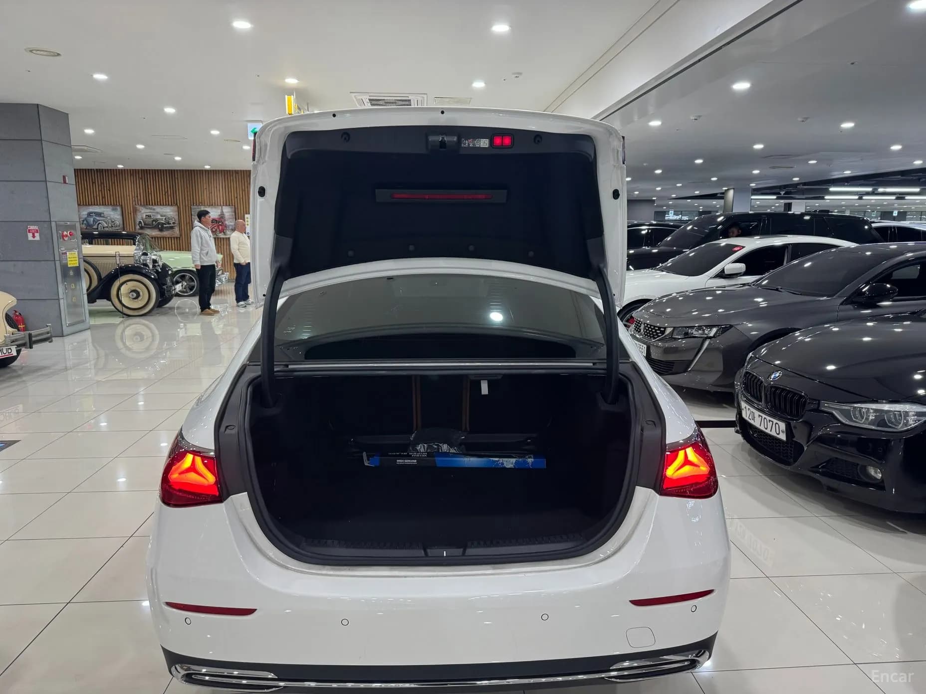 E-Class W214