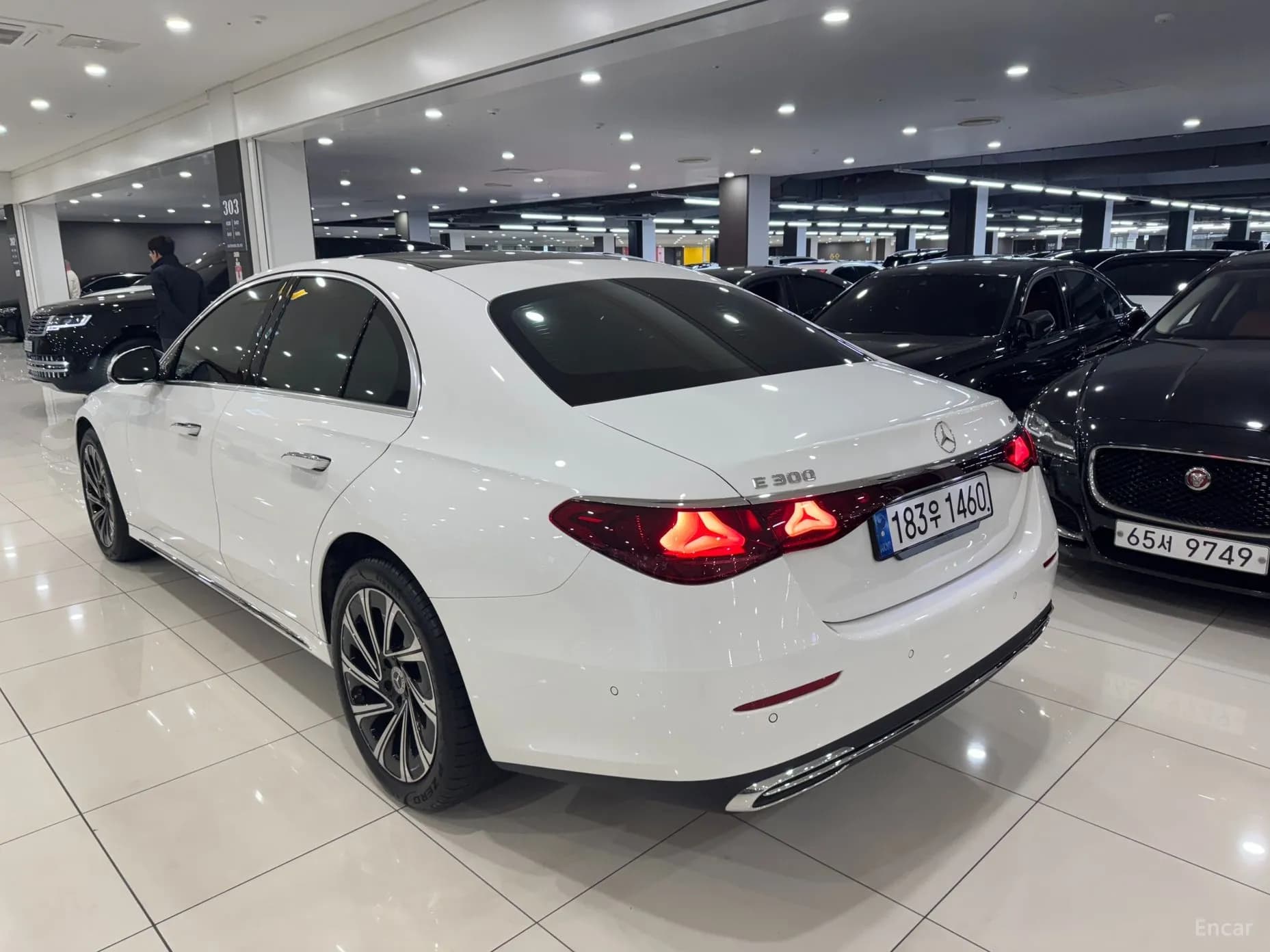 E-Class W214