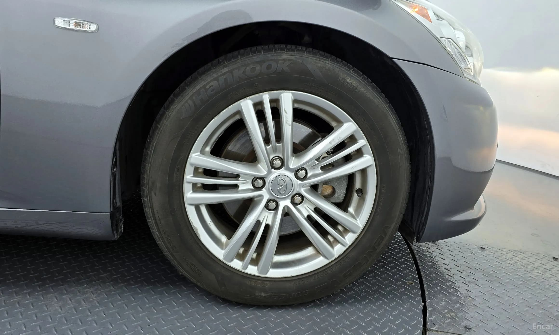 G37