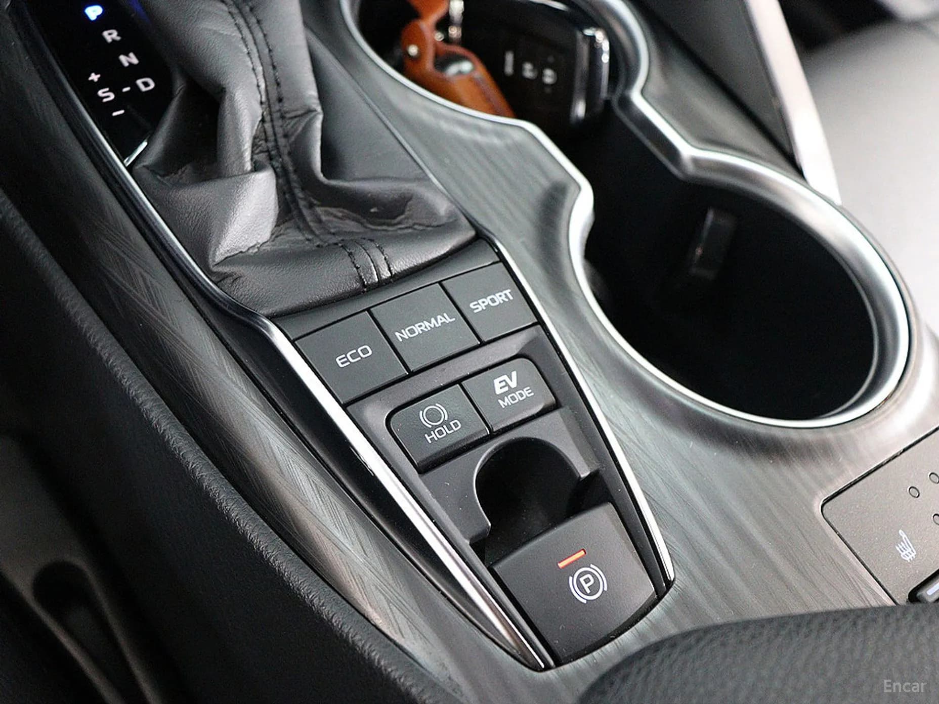 Camry (XV70)