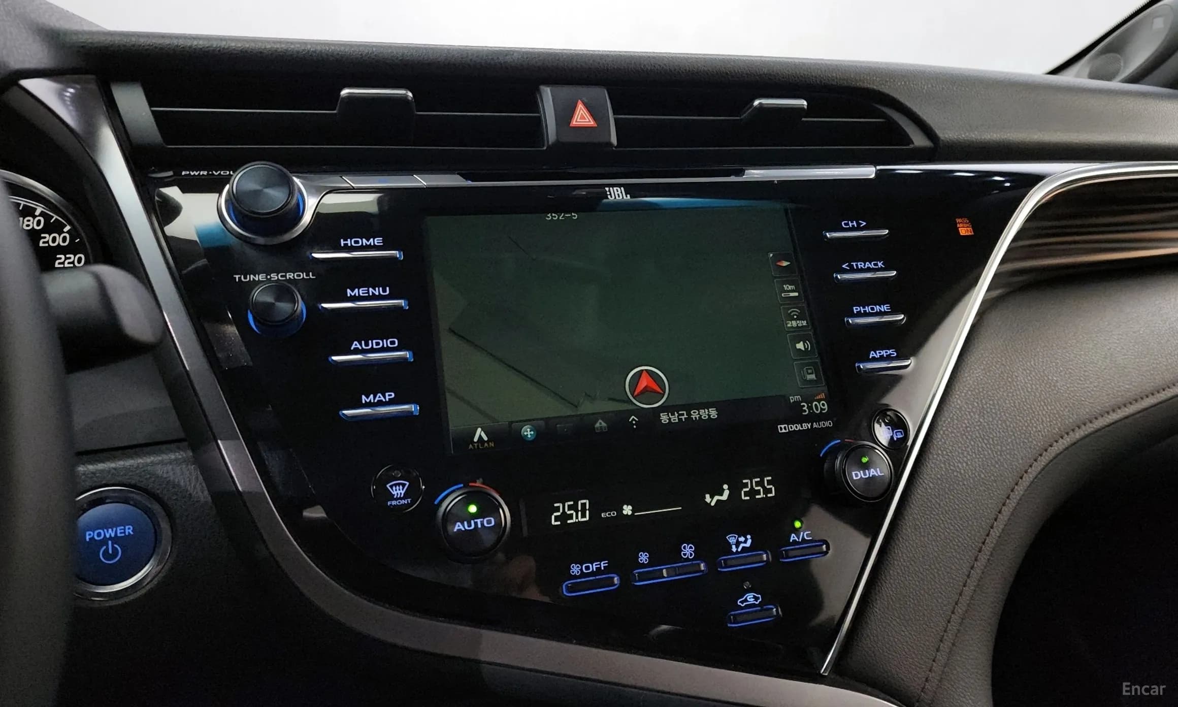 Camry (XV70)