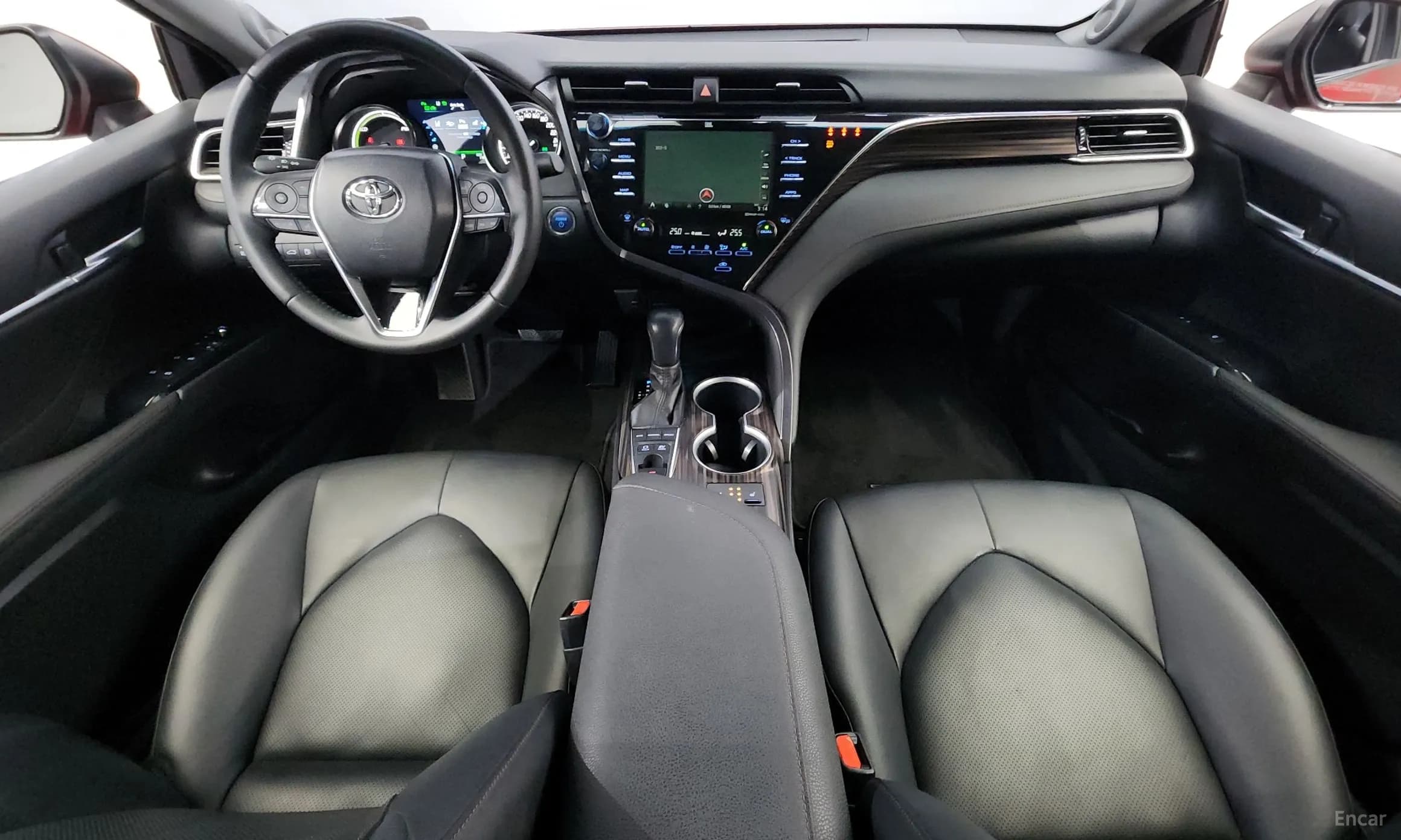 Camry (XV70)