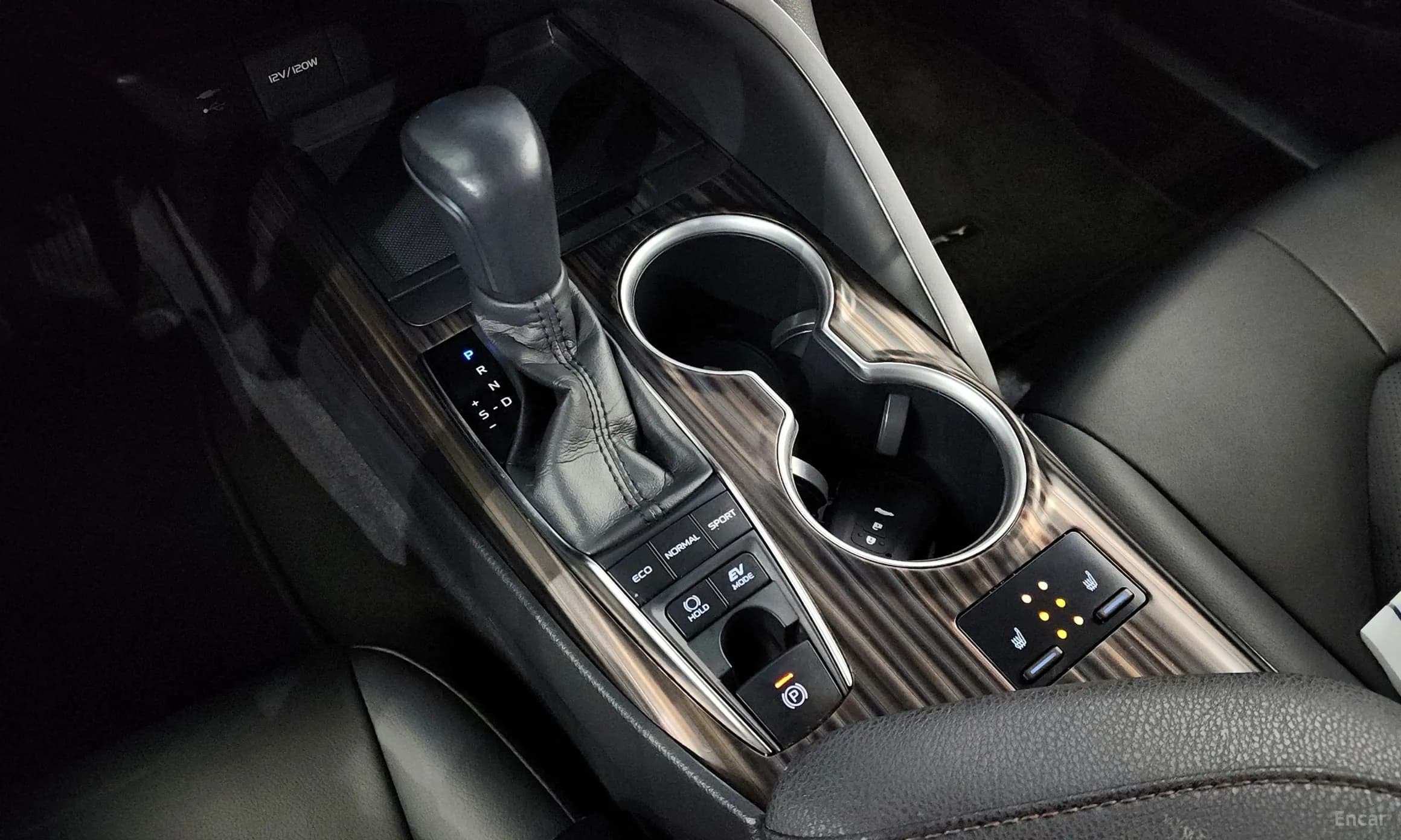 Camry (XV70)