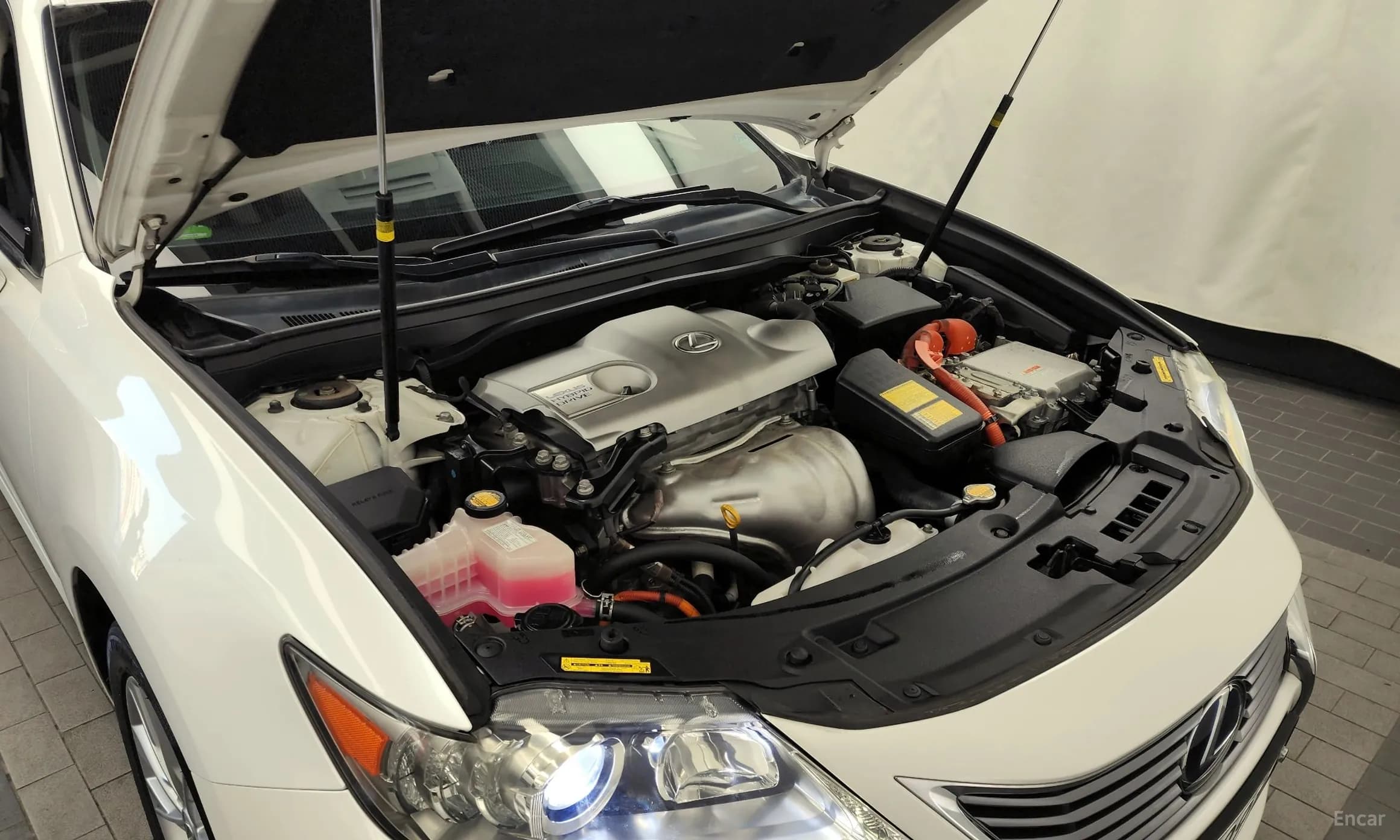 New ES300h