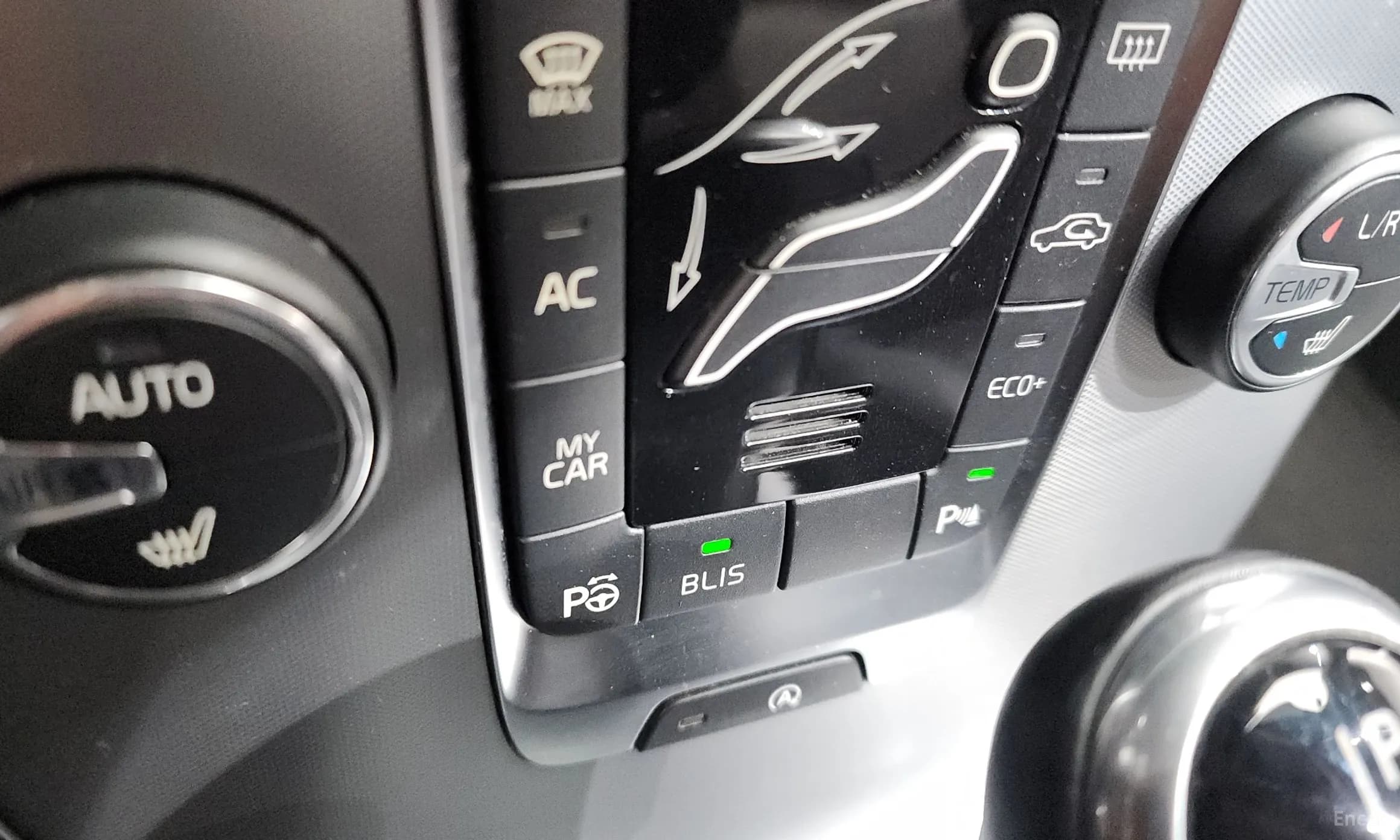 V40