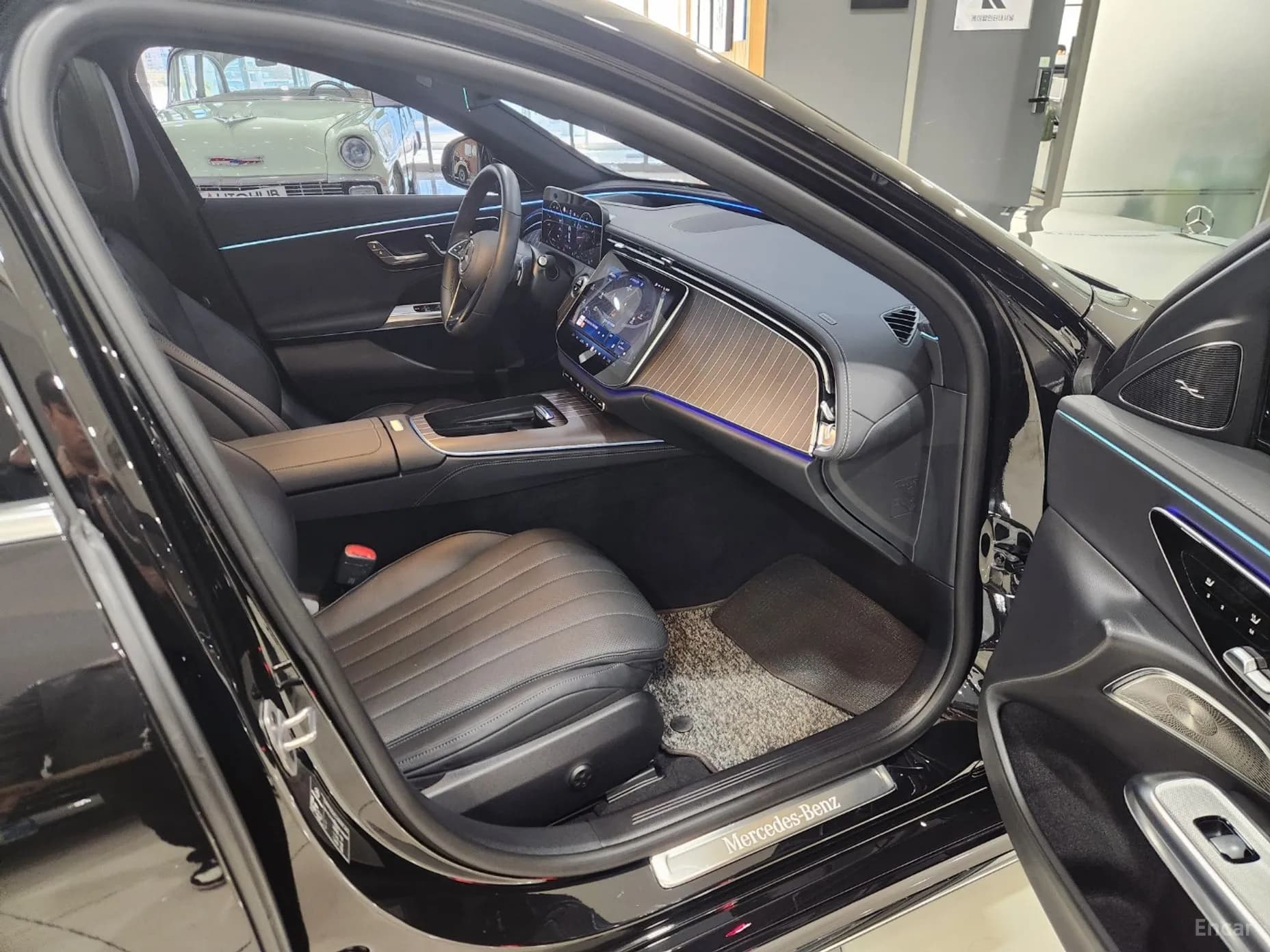 E-Class W214