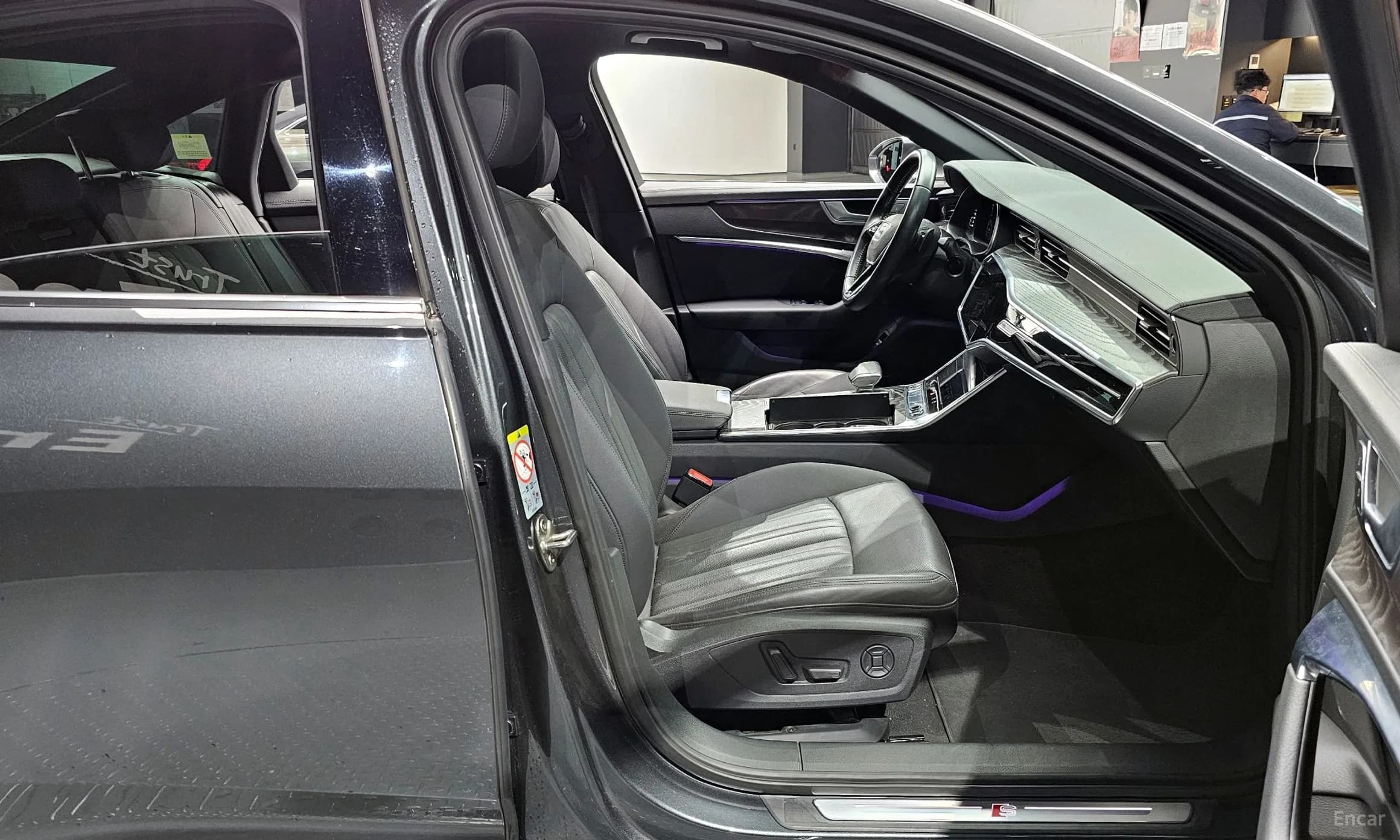 A6 (C8)