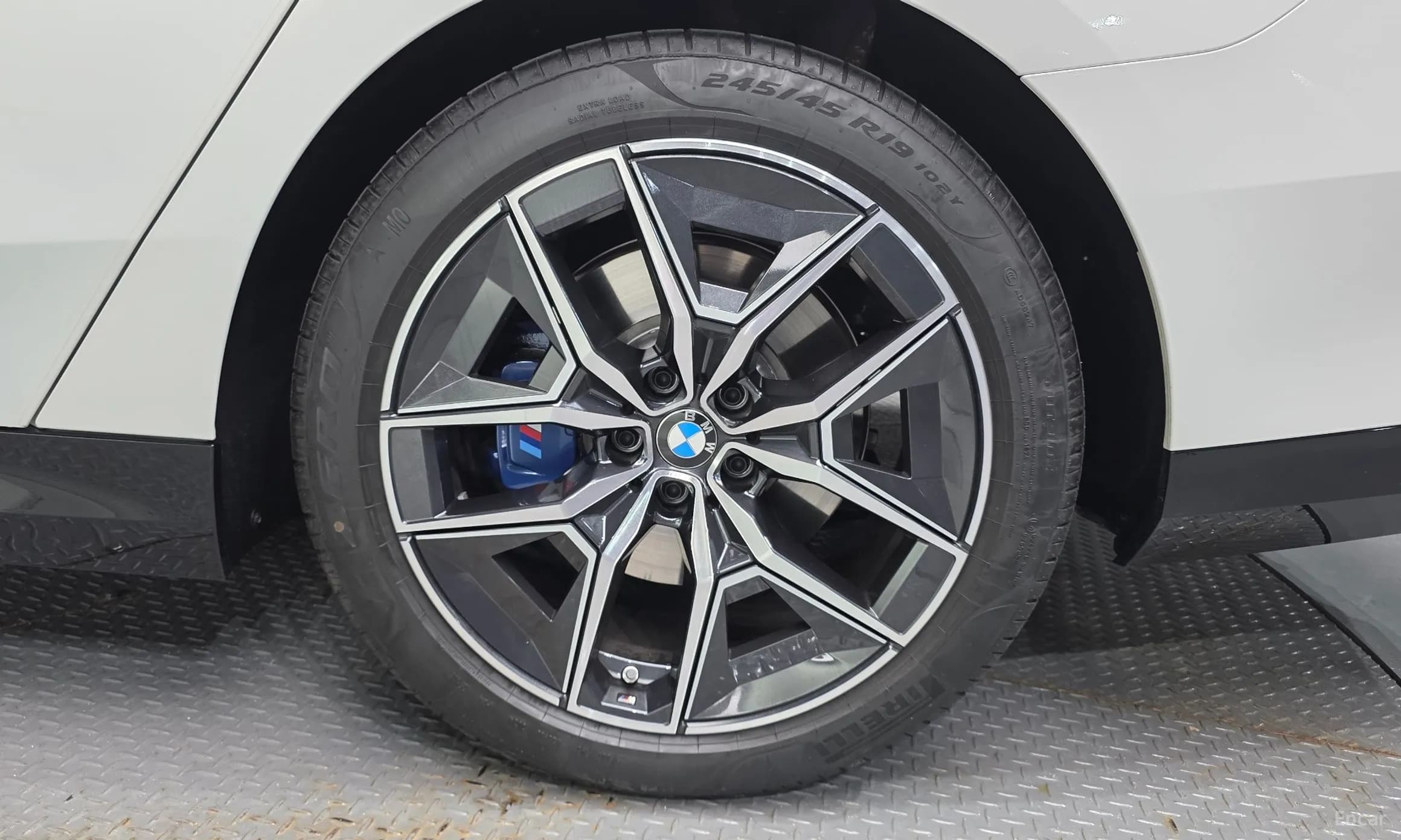 5 Series (G60)