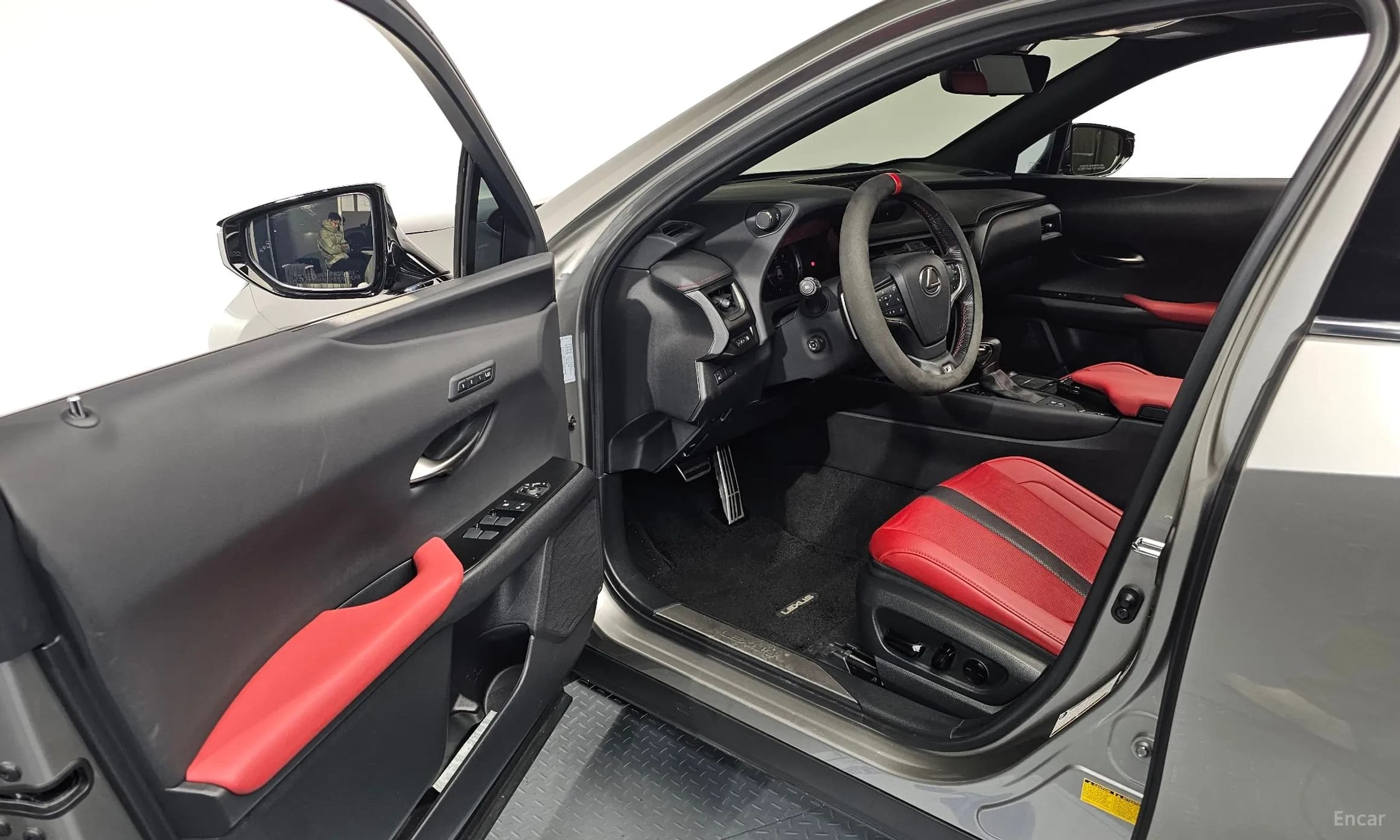 UX250h