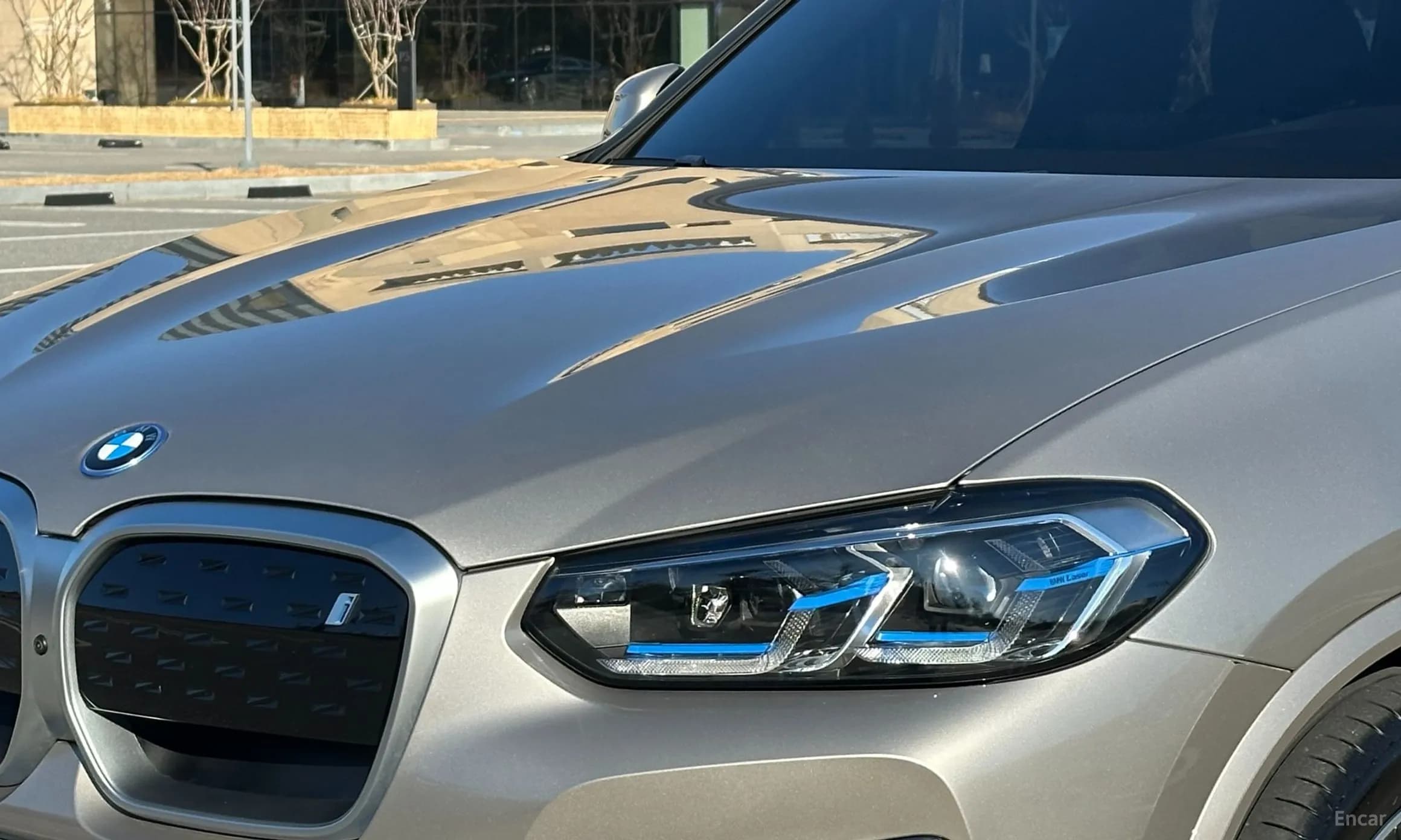 iX3
