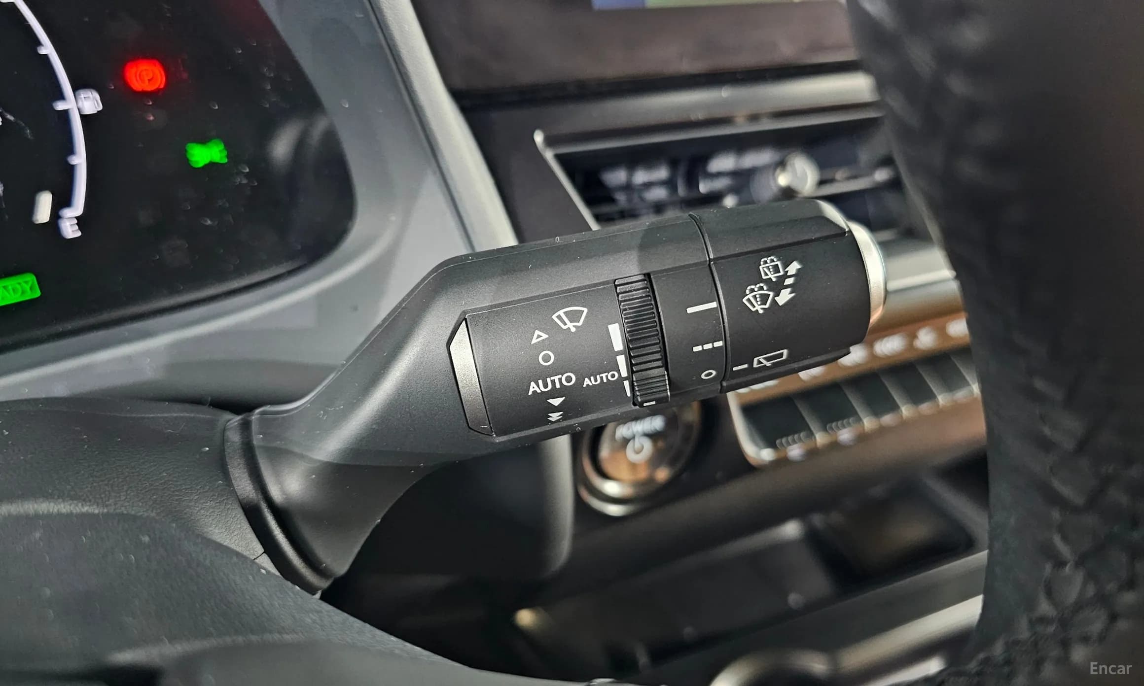 UX300h