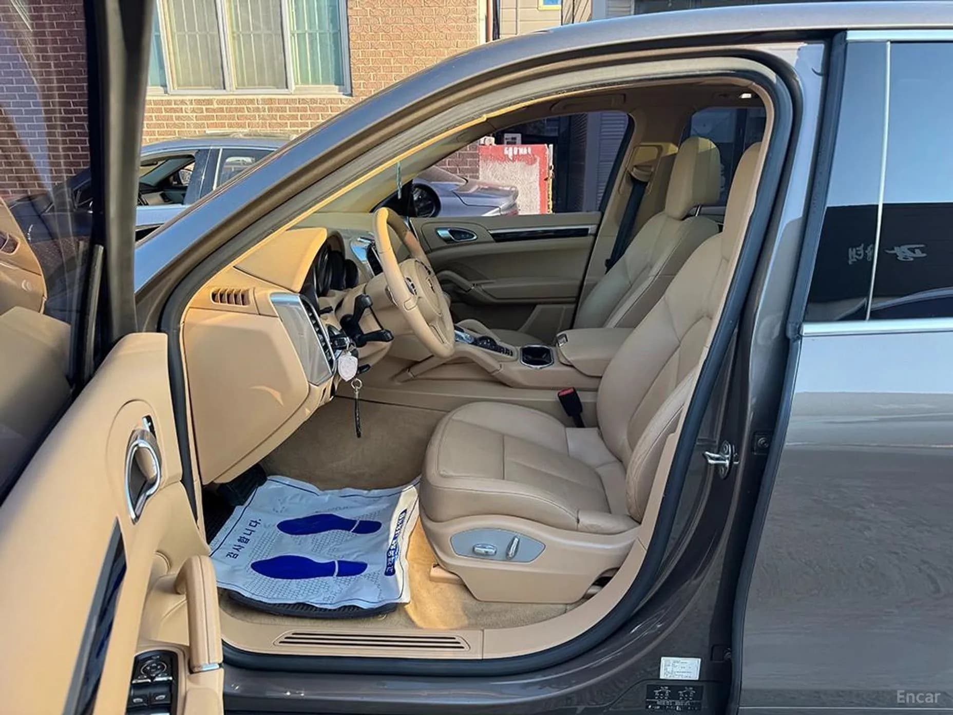 New Cayenne