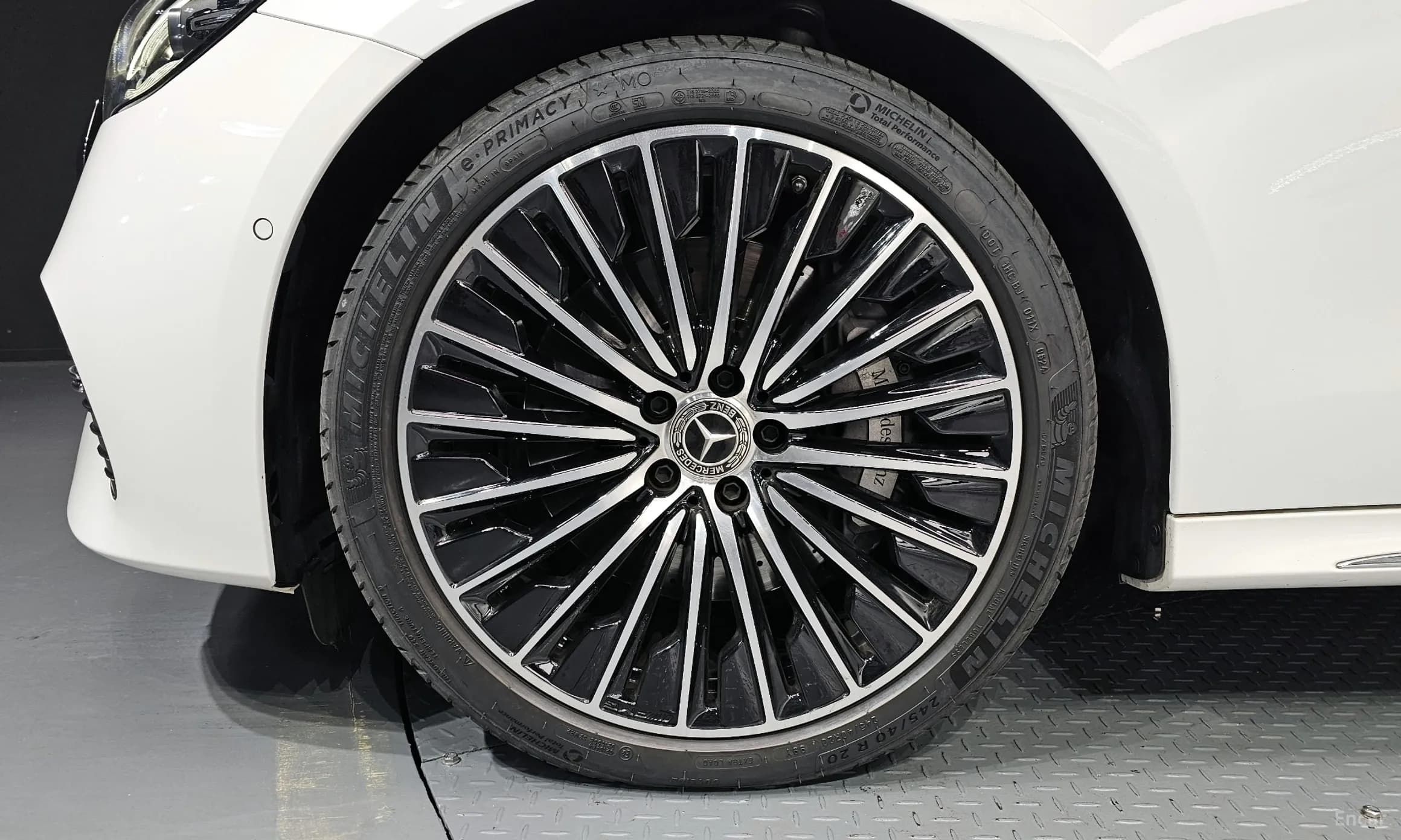 E-Class W214