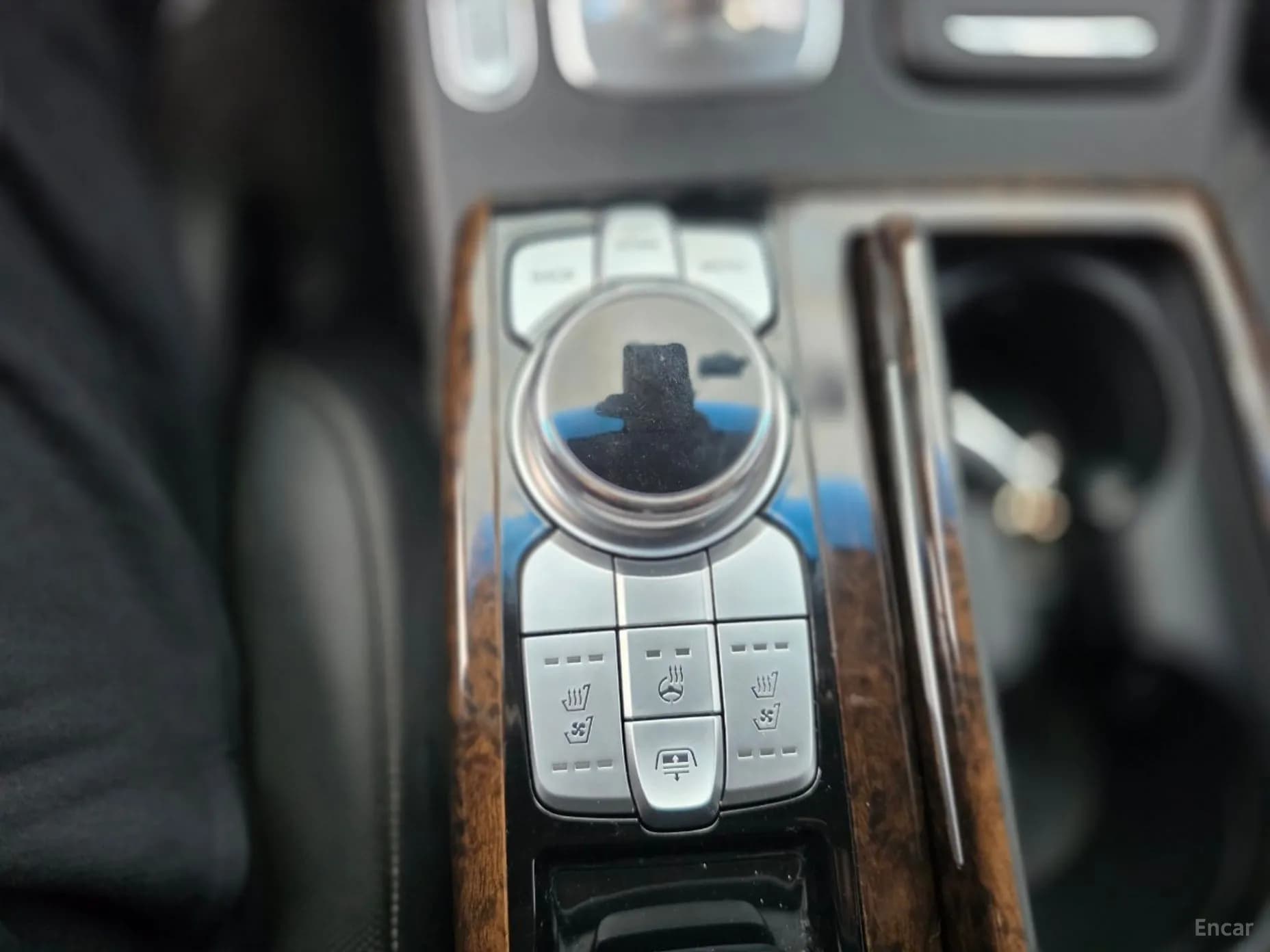 G90