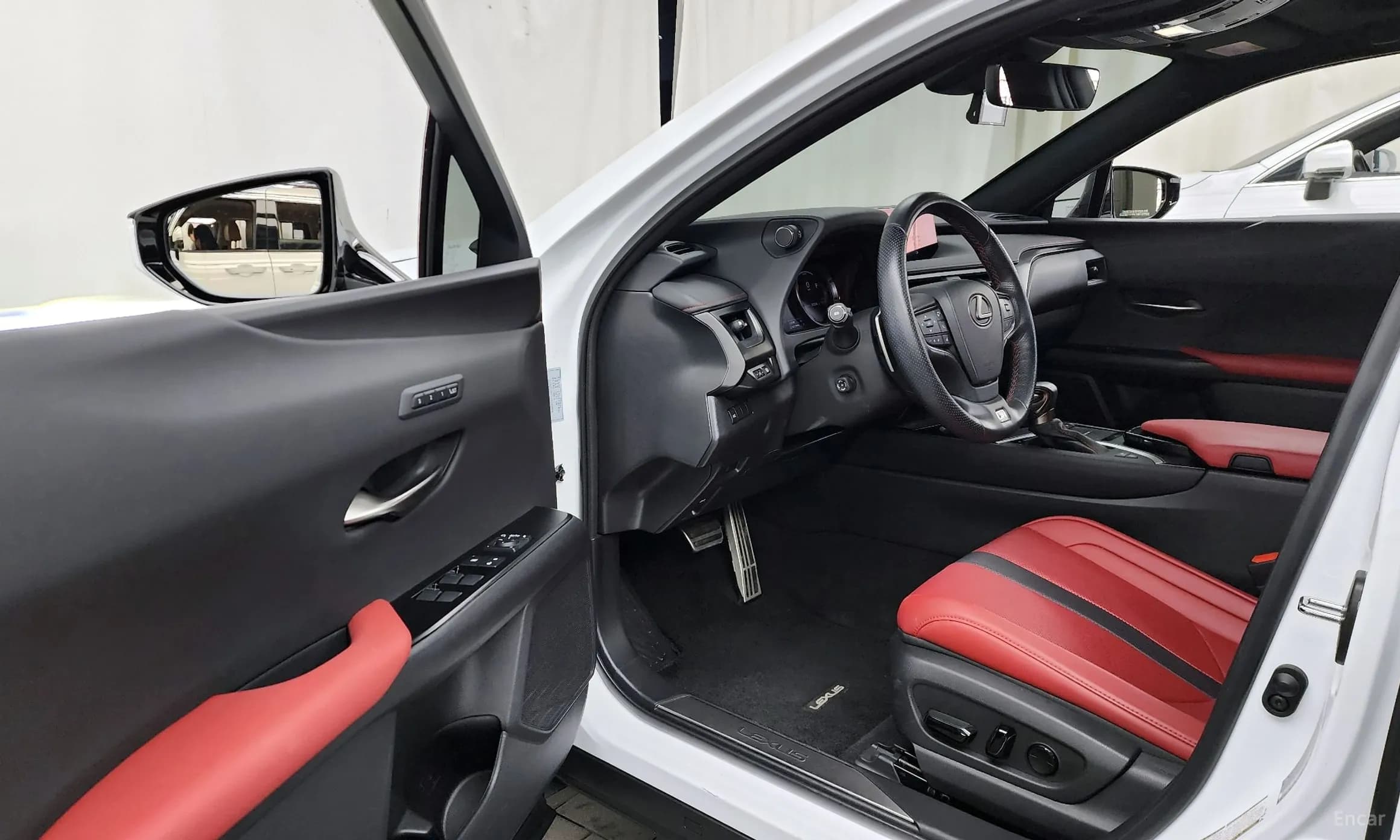 UX250h