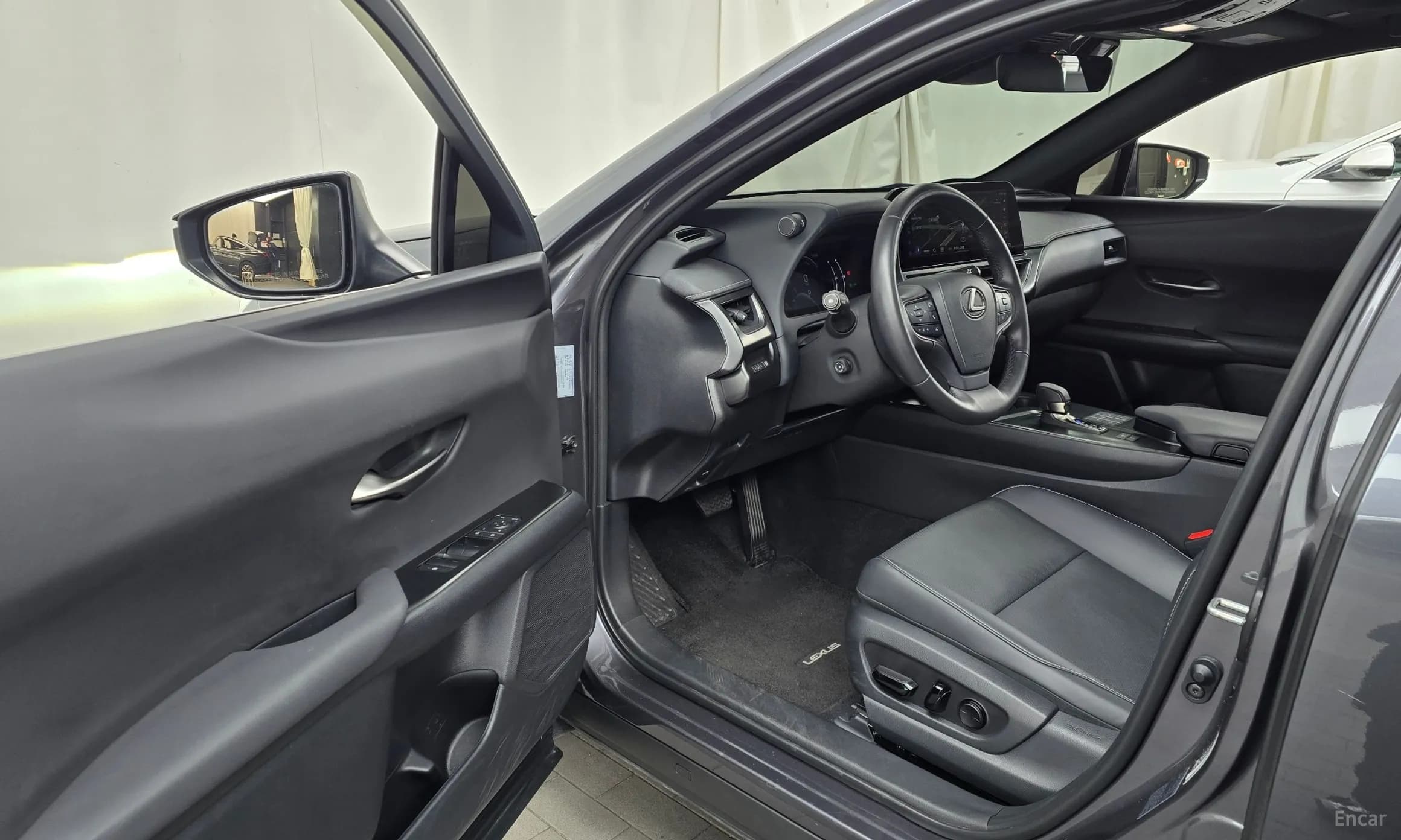 UX300h