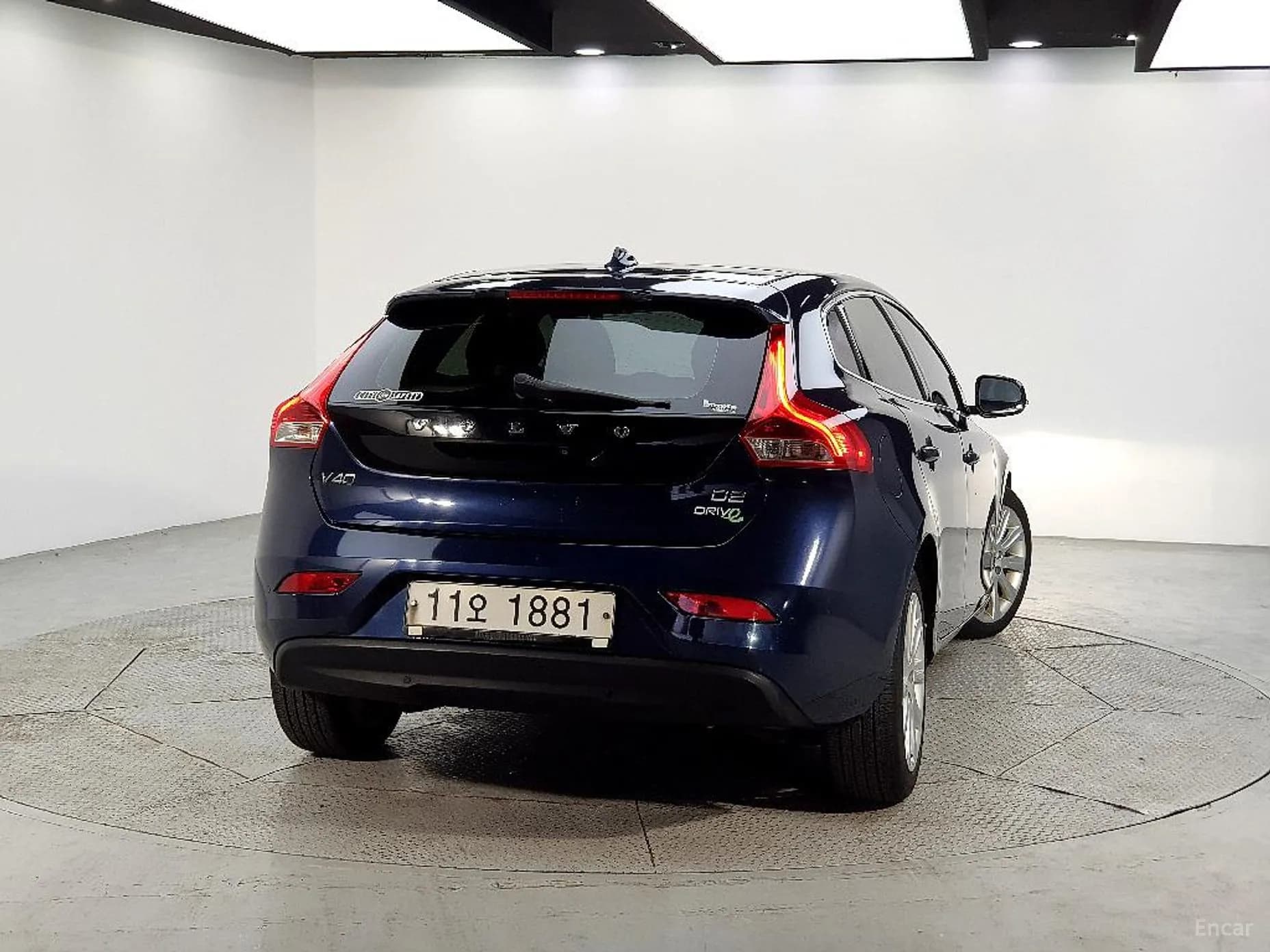 V40