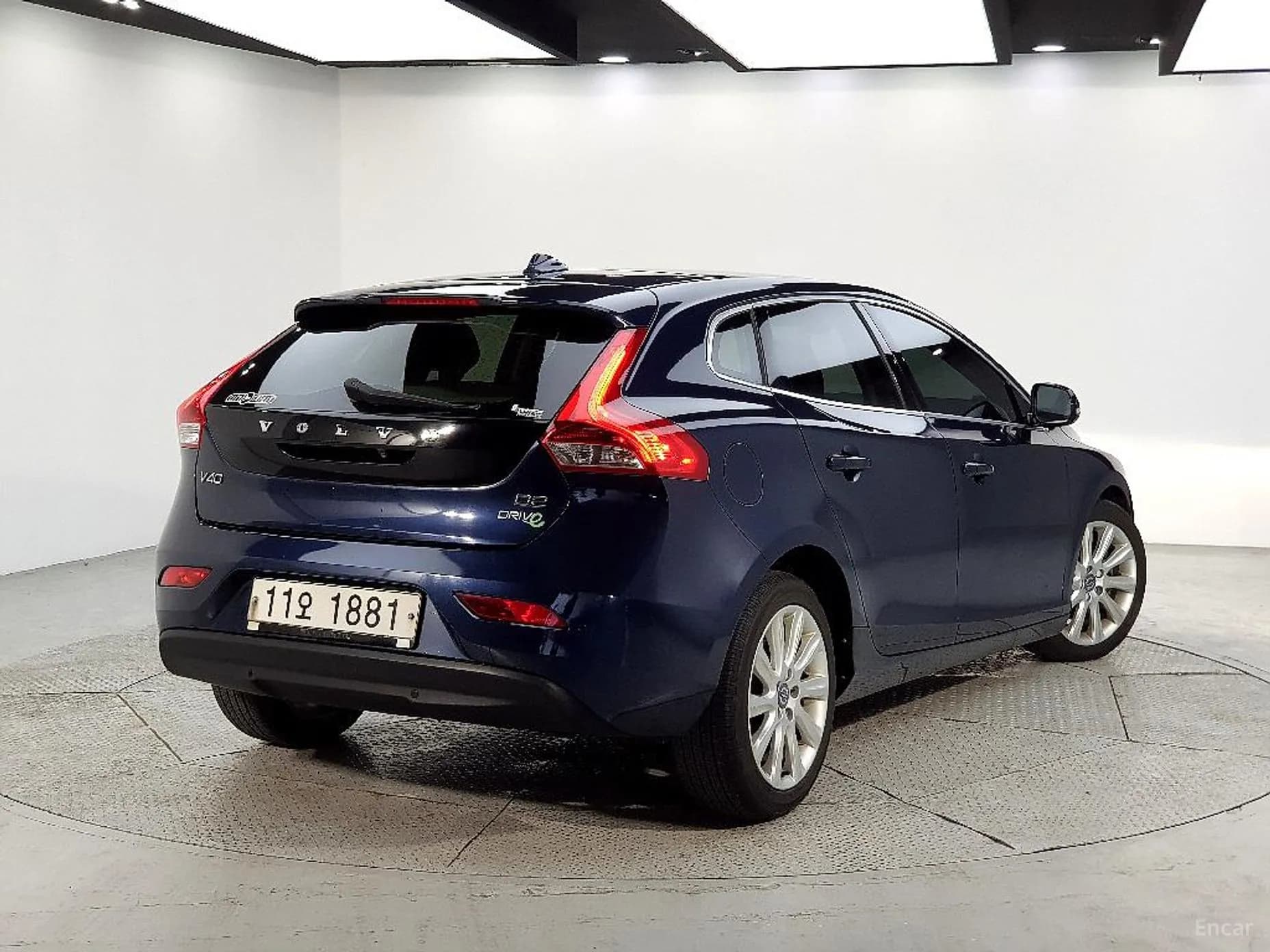 V40