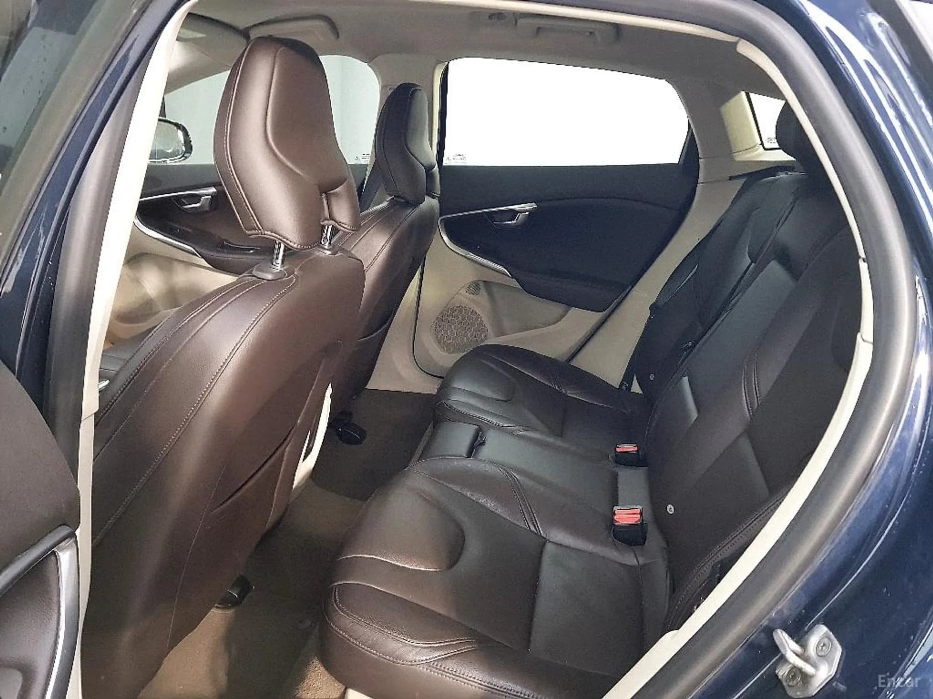 V40