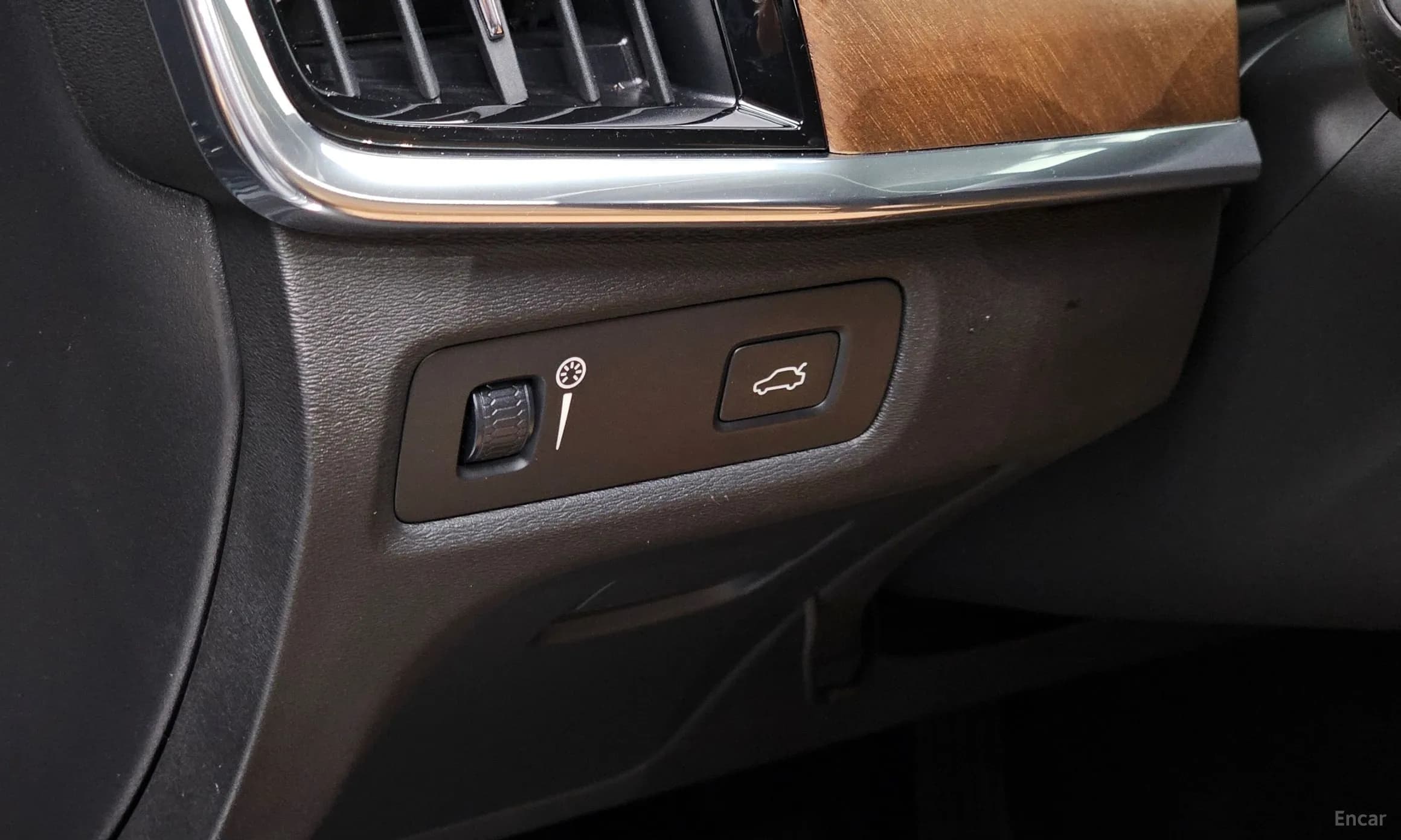 S90