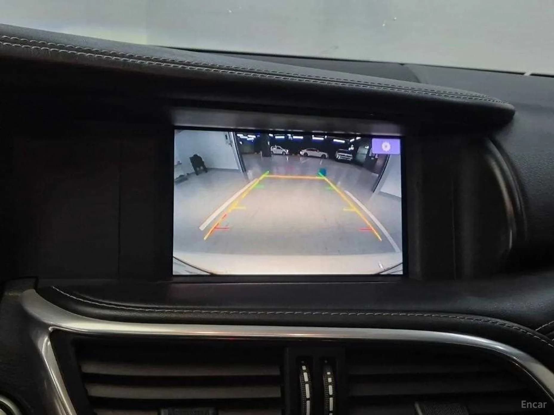 QX30
