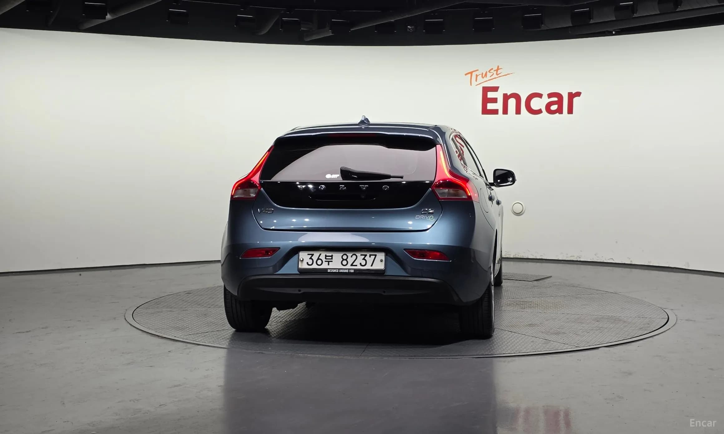 V40