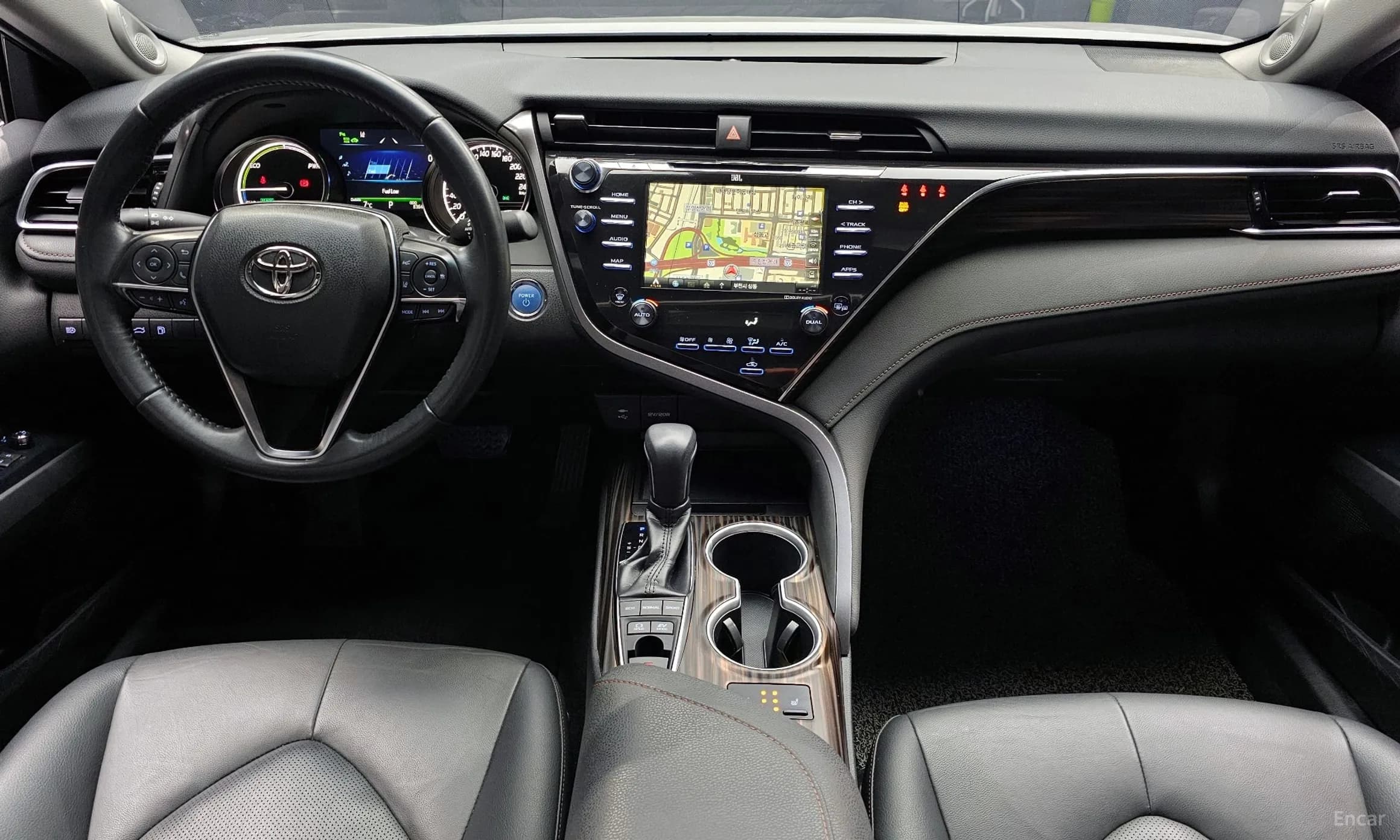 Camry (XV70)
