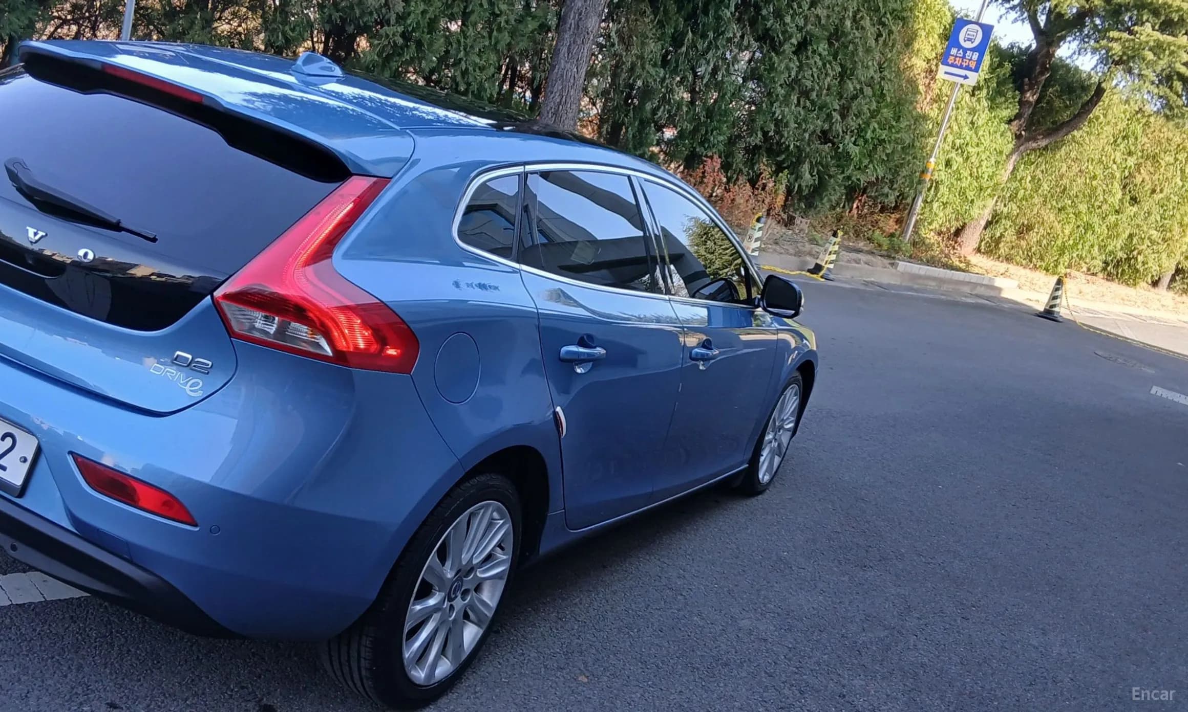 V40
