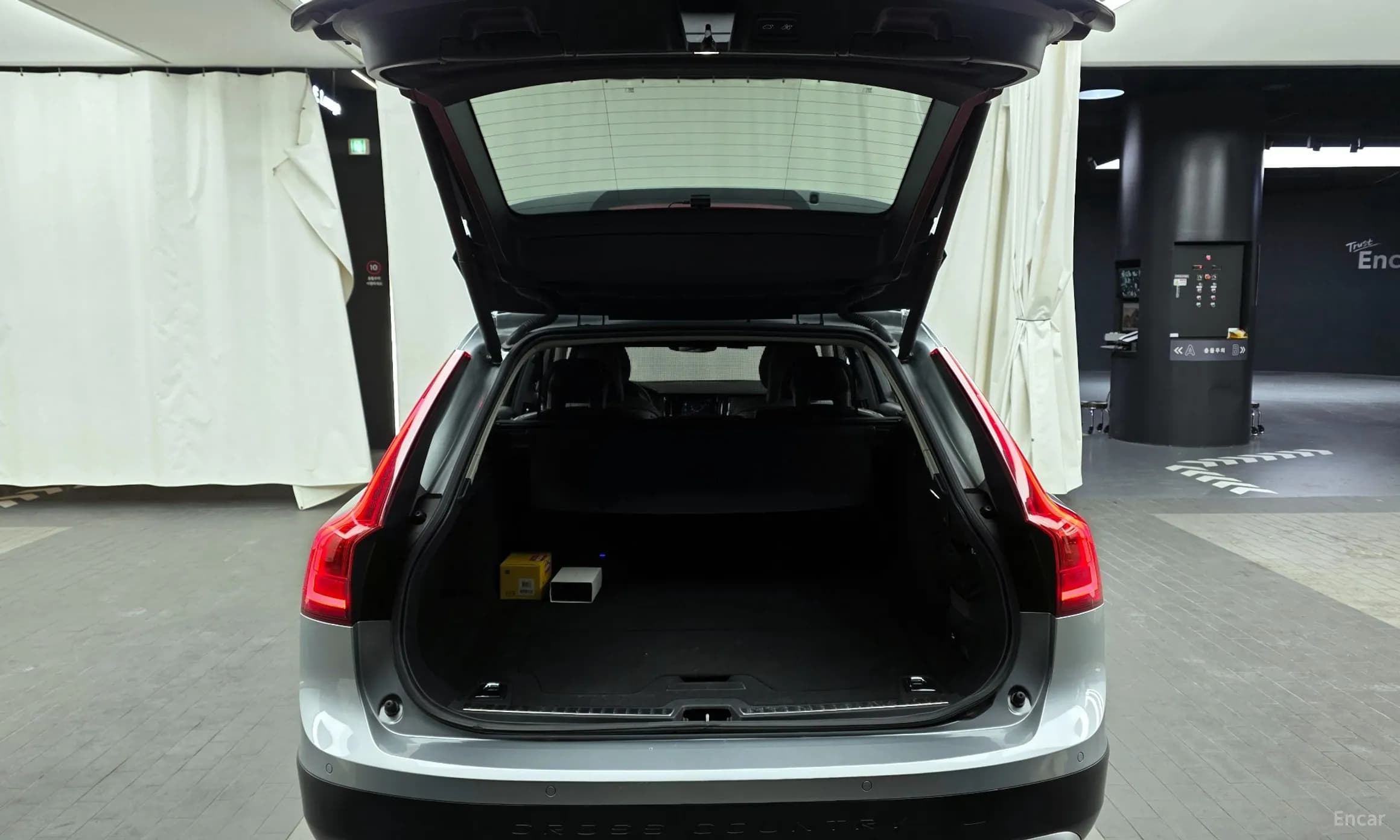 V90 Cross Country