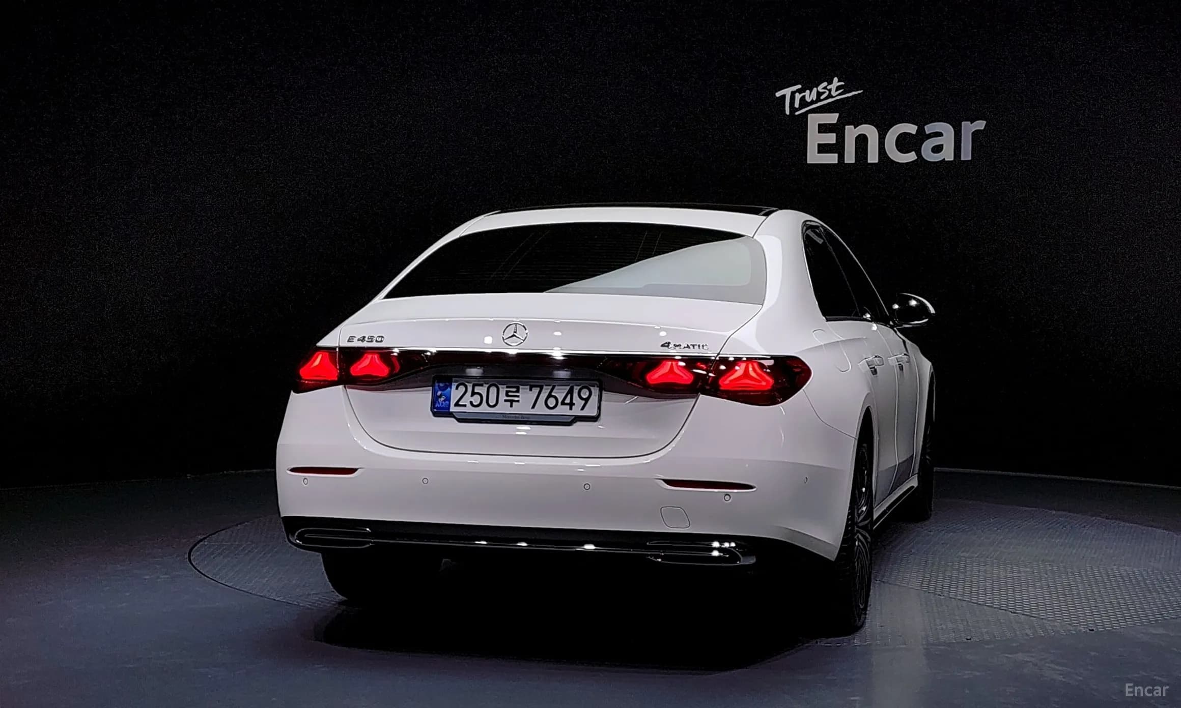 E-Class W214